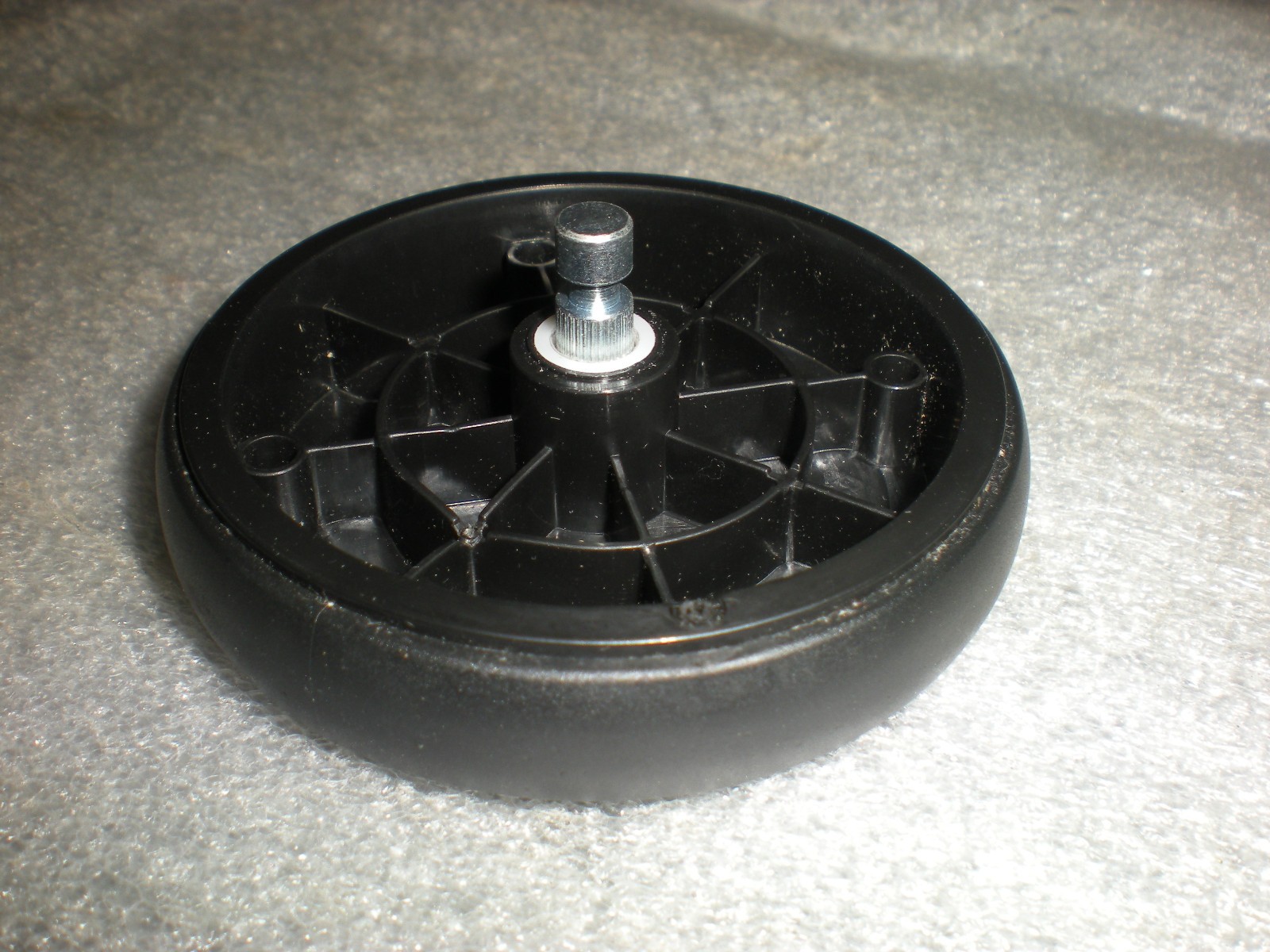 Genuine Shark WD261 HydroVac MessMaster Cordless Vacuum L Or R Rear Wheel & Pin
