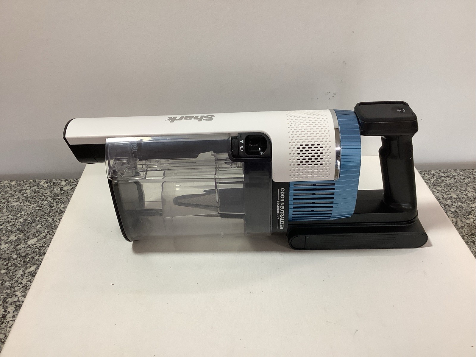 Shark Pro Cordless Vacuum Clean Sense IQ IZ562H – Motor & Canister W/ Battery