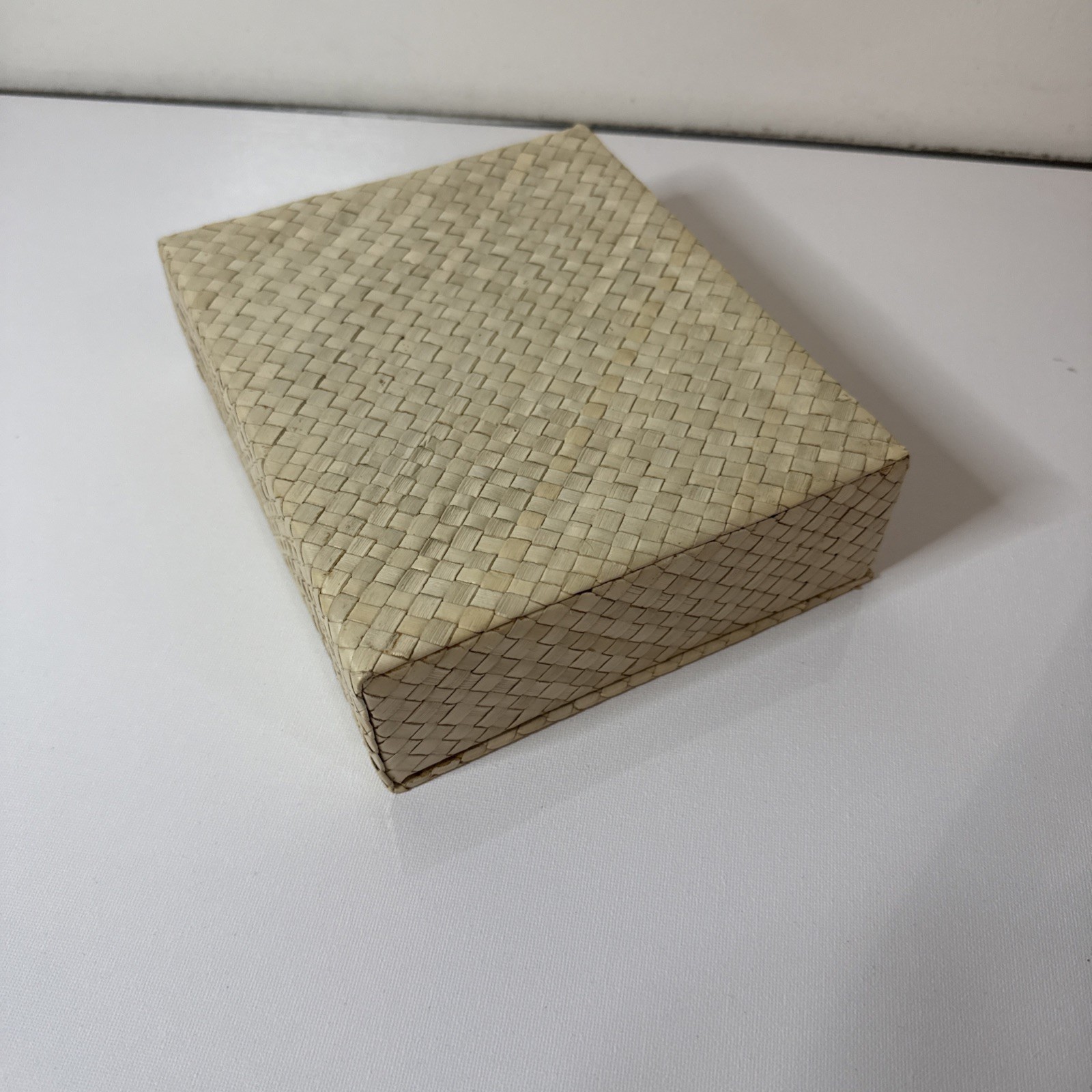 Natural Woven Straw Storage Box – Boho Handwoven Keepsake Gift Box