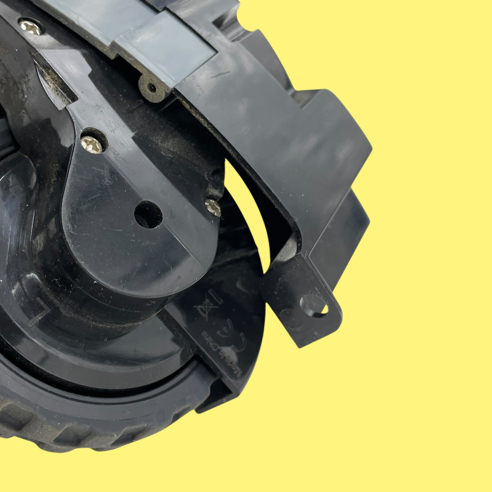 OEM iRobot Roomba Left Wheel ONLY e5 e6 i3 i4 i5 i6 i7 i8 J6 J7 #0190 Z31/16