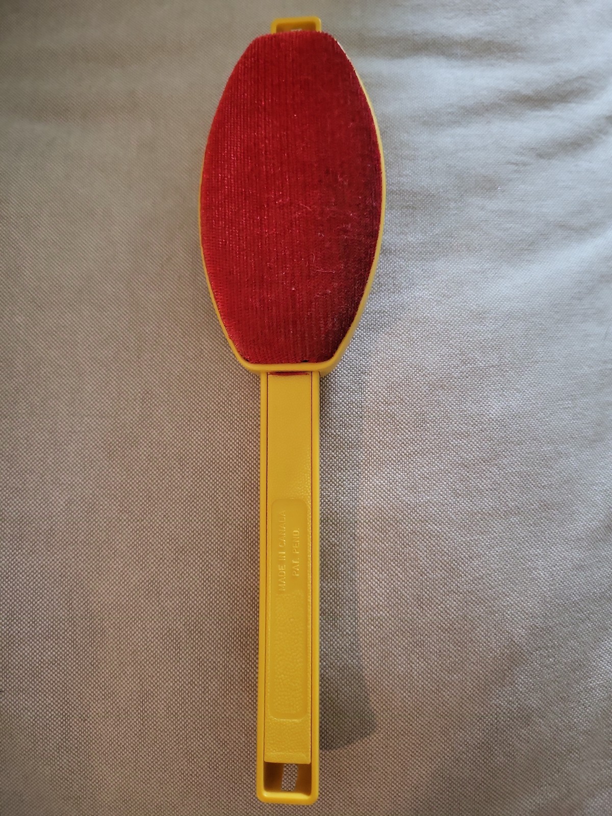 Vintage Fuller Yellow Brush Lint Hair Remover Reversible Left Right Handed
