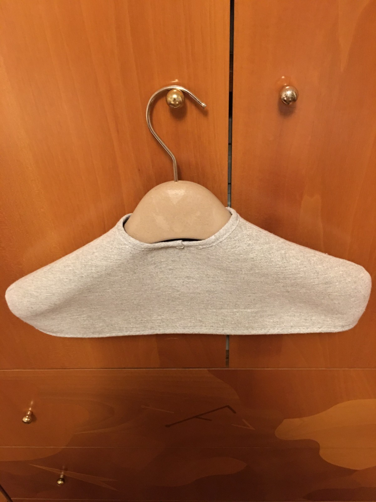 Brunello Cucinelli Hanger with cover 39cm/15 inches Beige Composite pre-owned
