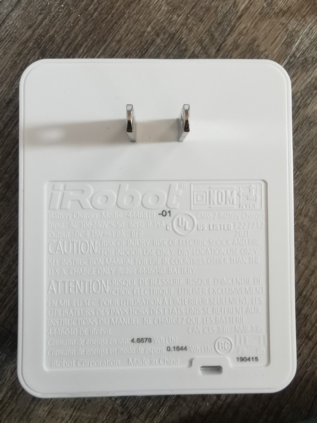 iRobot Braava Jet 240 Mopping Robot | Open Box Unused | Includes 6 Pads Charger