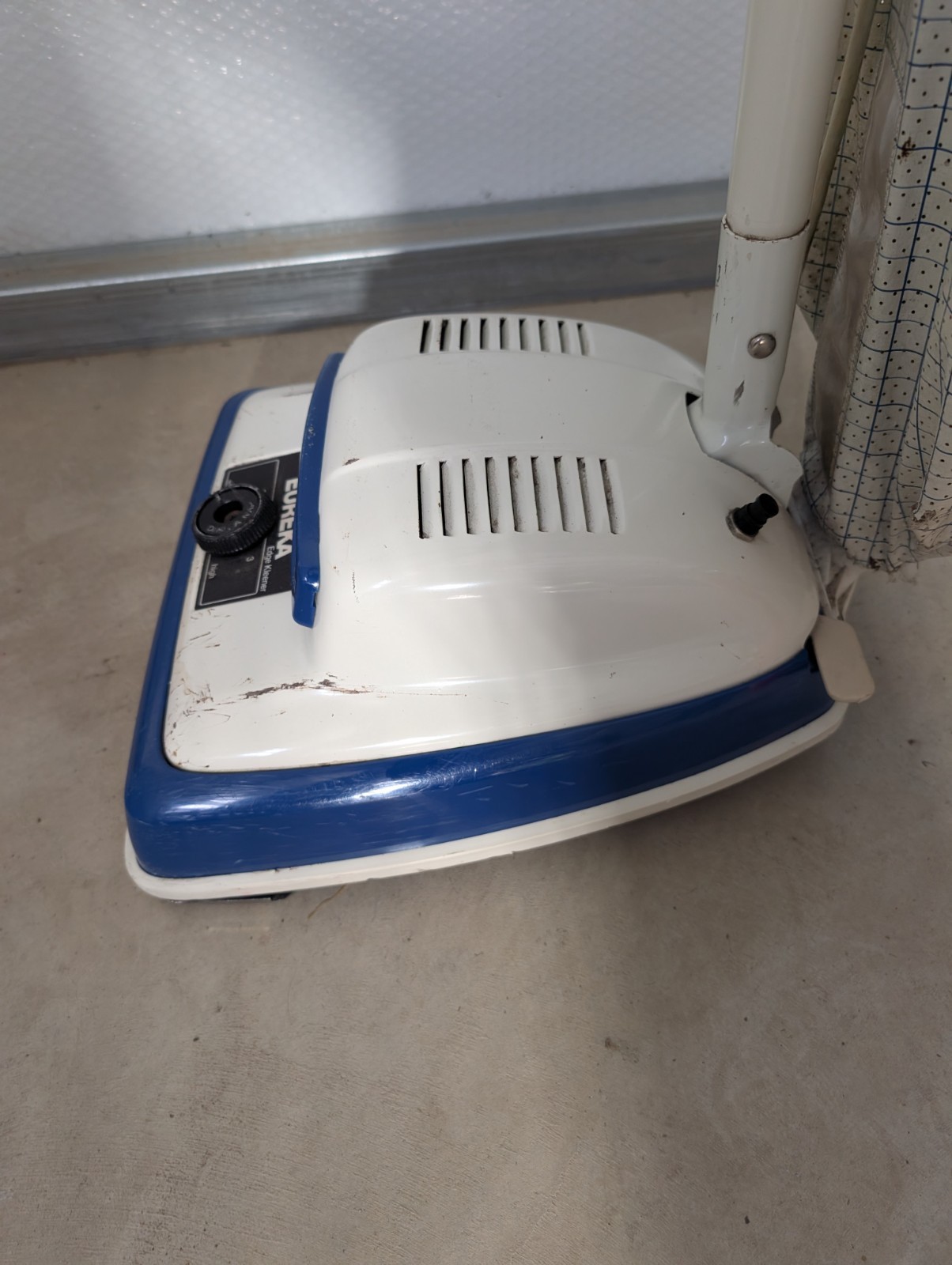Vintage Eureka Upright Vacuum Model 1485 Blue White w/Headlight – Tested – Works