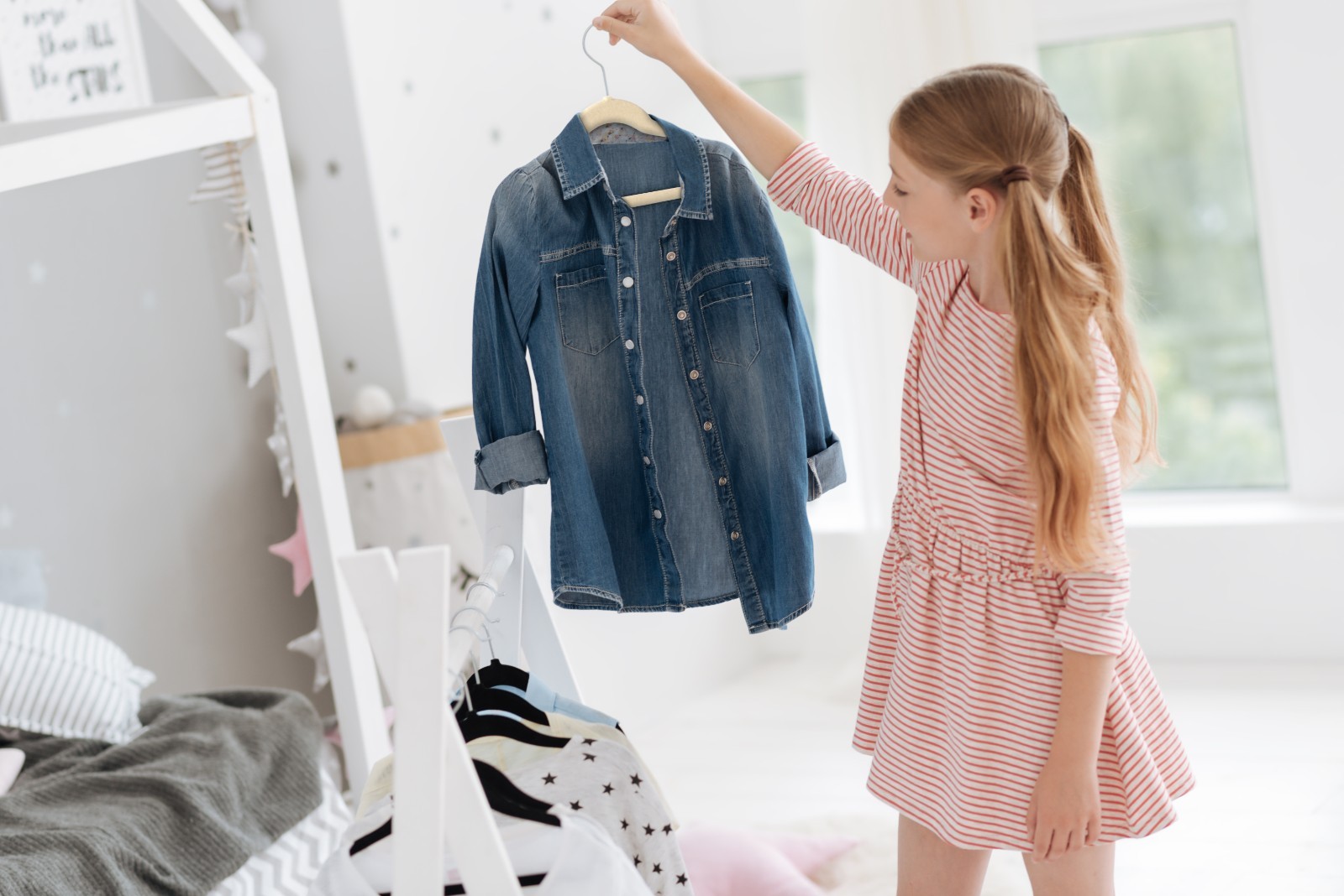50 Premium Kids Velvet Hangers – 14″ Non-Slip Clothes Hangers for Kids