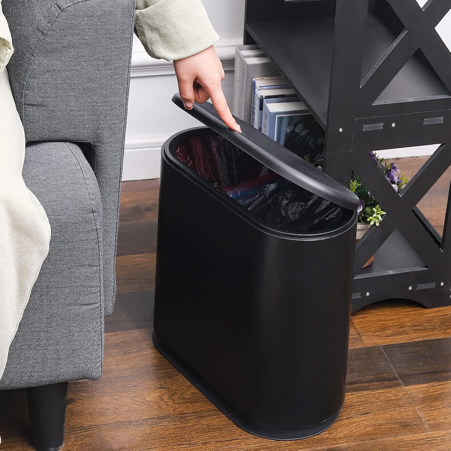 Slim Plastic Bathroom Trash Can With Lid,12L / 2.7 Gallon Pet & Dog Proof