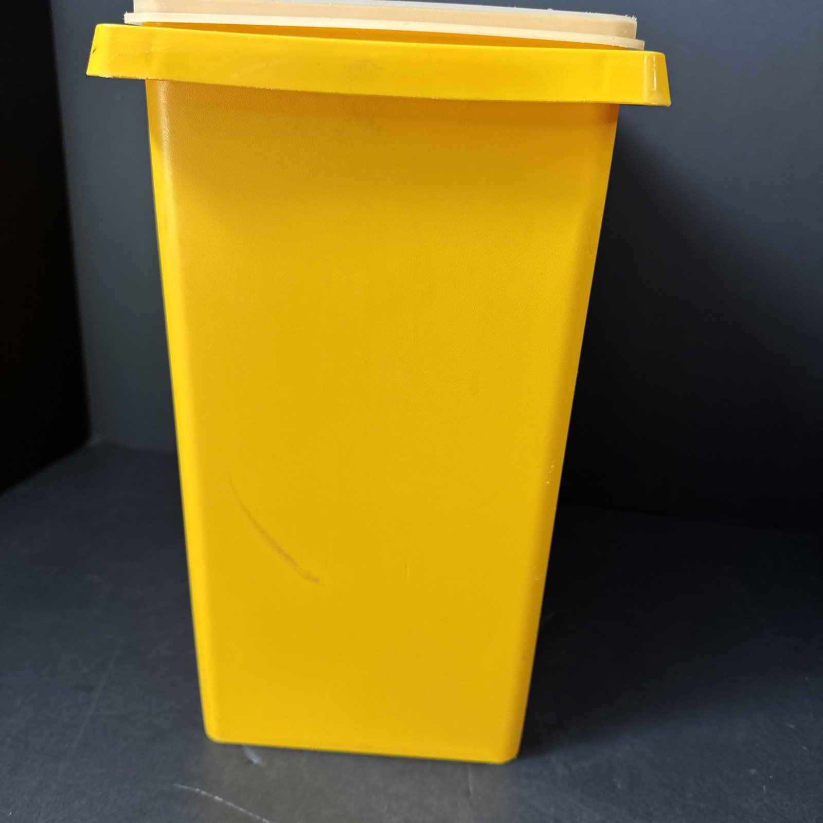 Vintage Tupperware Garbage Trash Can Storage 1430-3 Golden Sun 13″ Tall with Lid