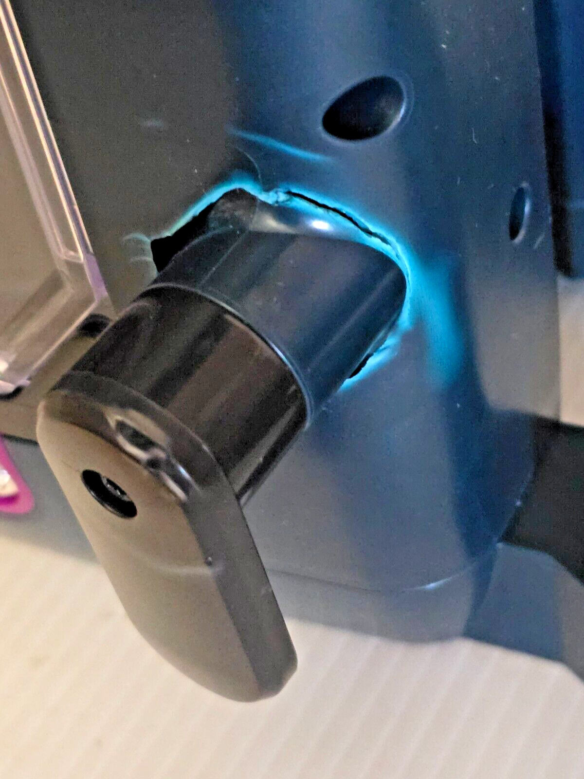 Shark POWERDETECT AZ4000 Lift-Away Pod ONLY! (NEW w/shipping damage shown)