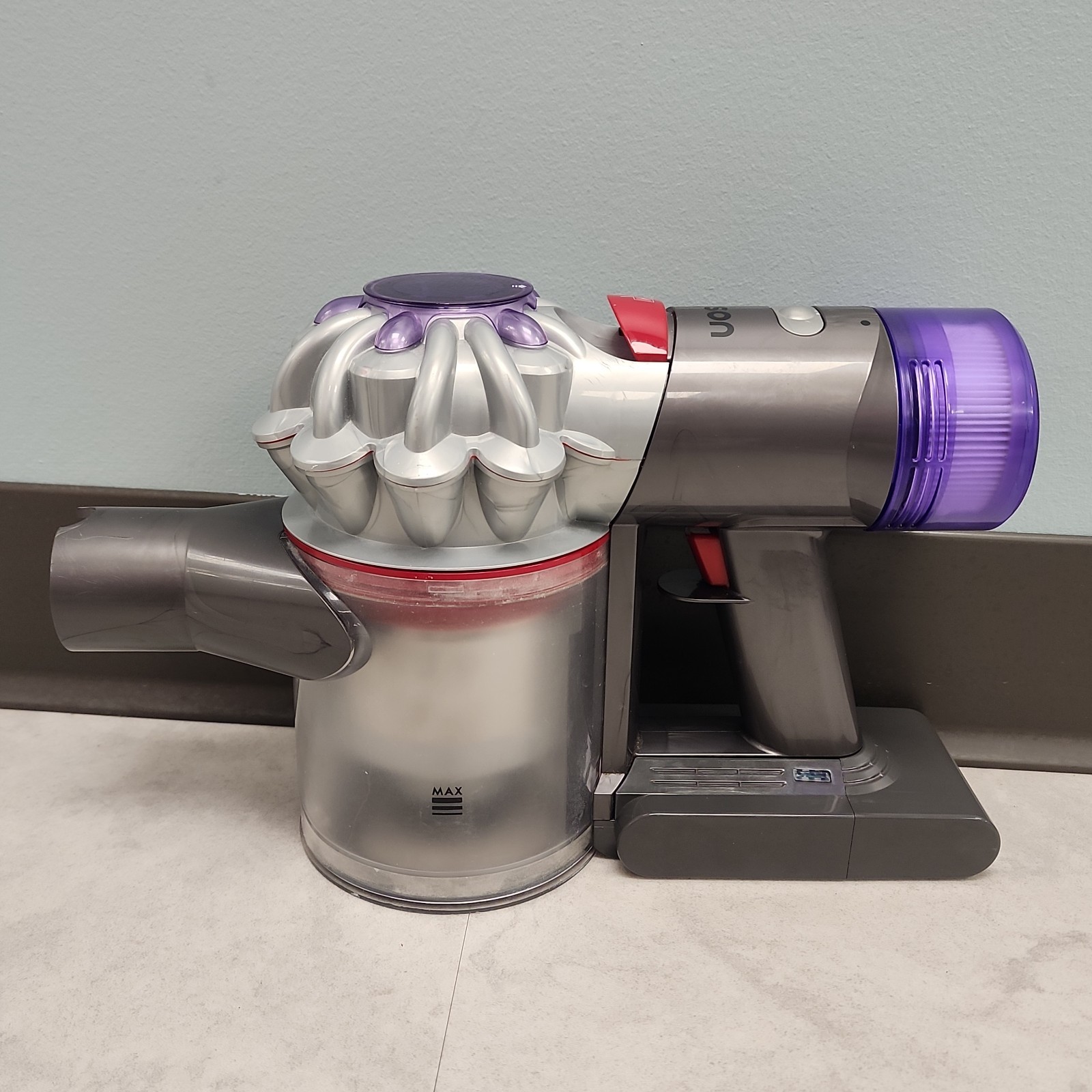 Dyson SV25 (2023 Version) V8 Fluffy HEPA Cordless Stick Vacuum & Accessories