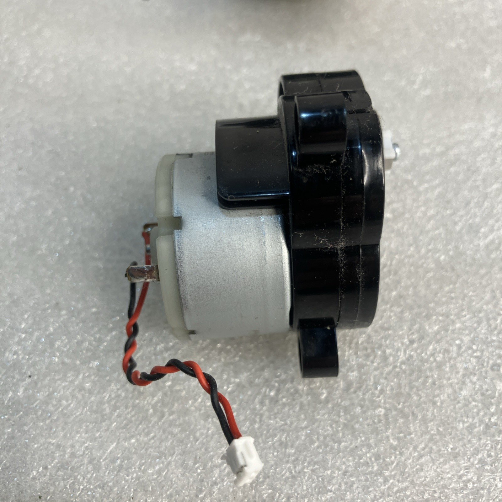 MAMNV BR151 Robot Vacuum and Mop part, Motor of the Right and Left Side Brushes