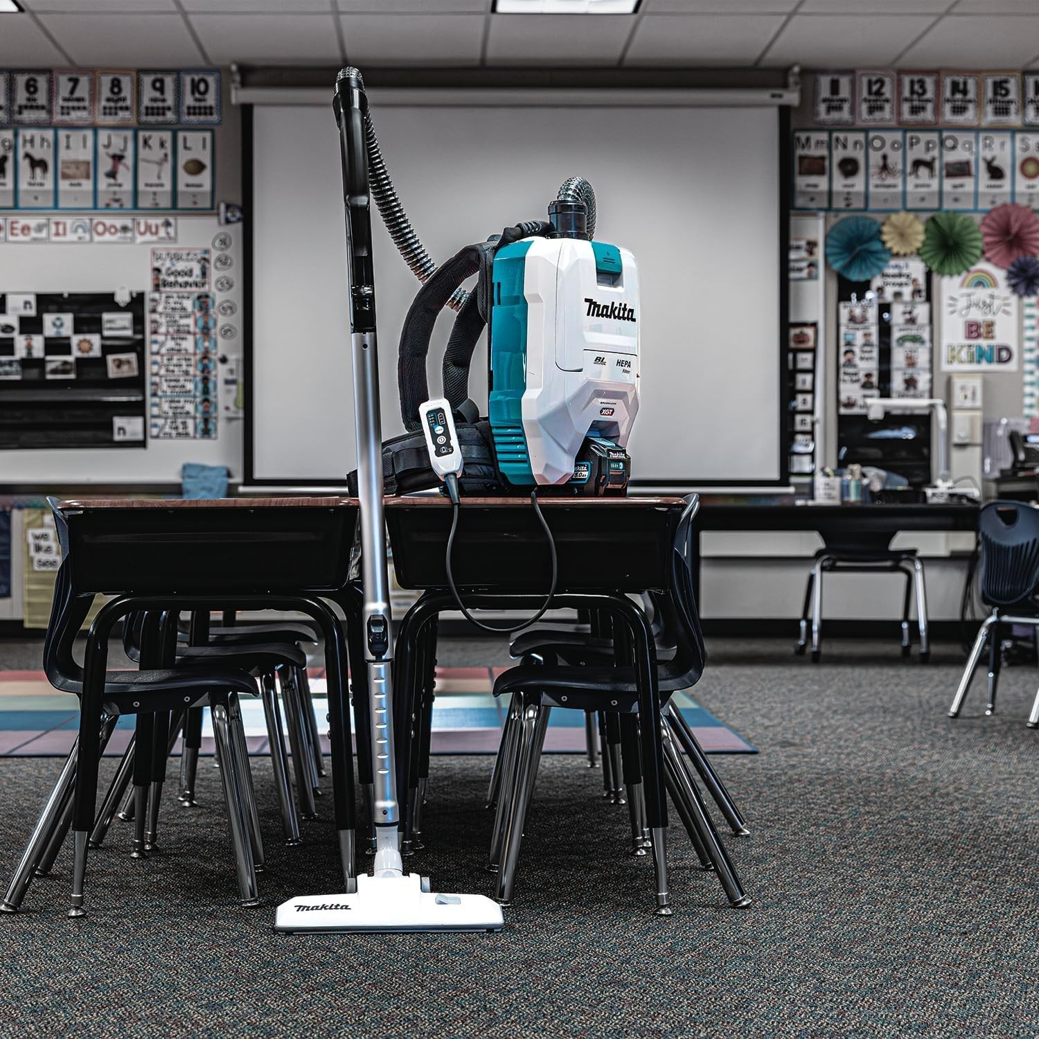 Makita VC008GZ 40V Brushless Backpack Type Vacuum Cleaner 2L 195W Body Tool Only