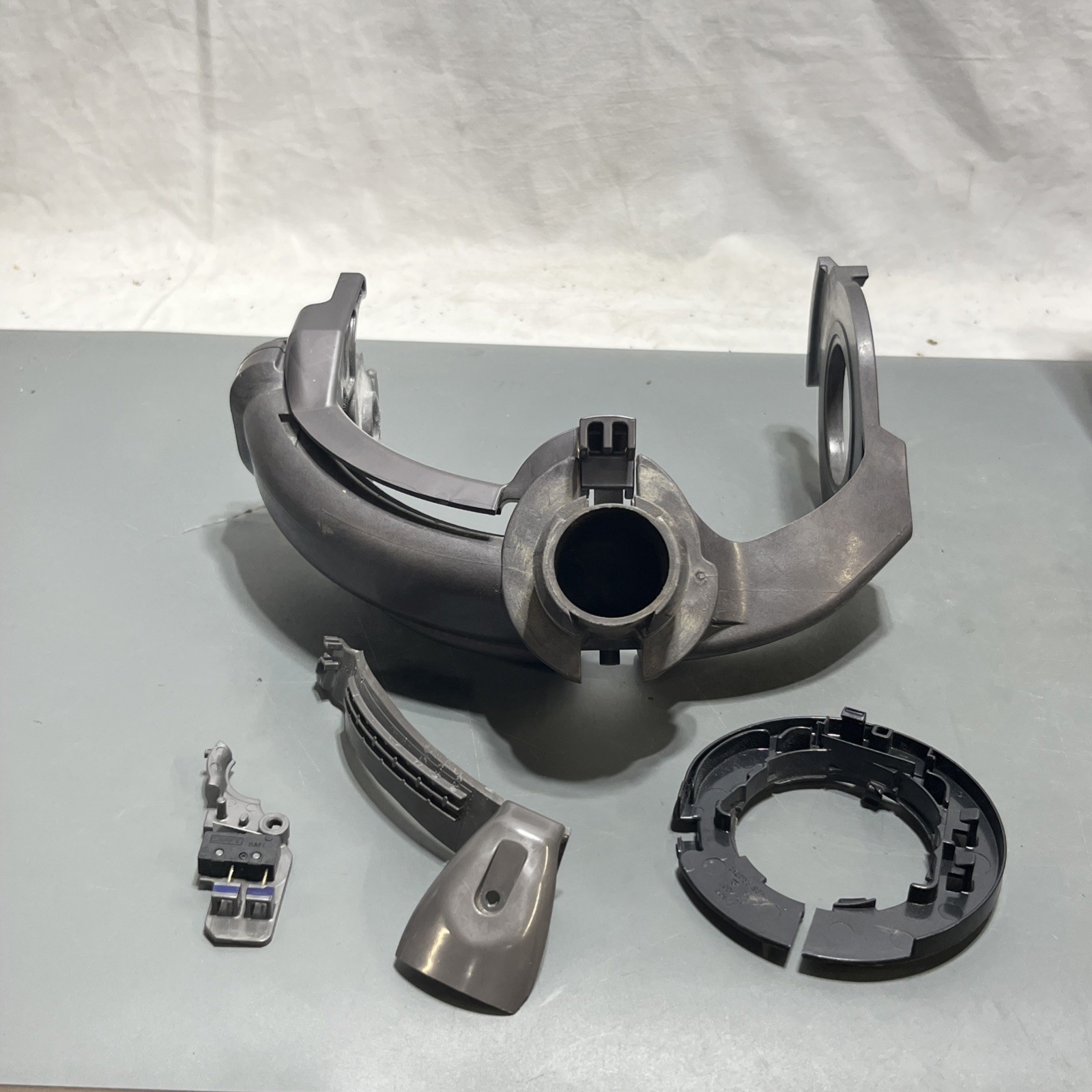 GENUINE Dyson DC24 Yoke Assembly yoke Bracket Miscellaneous Pieces