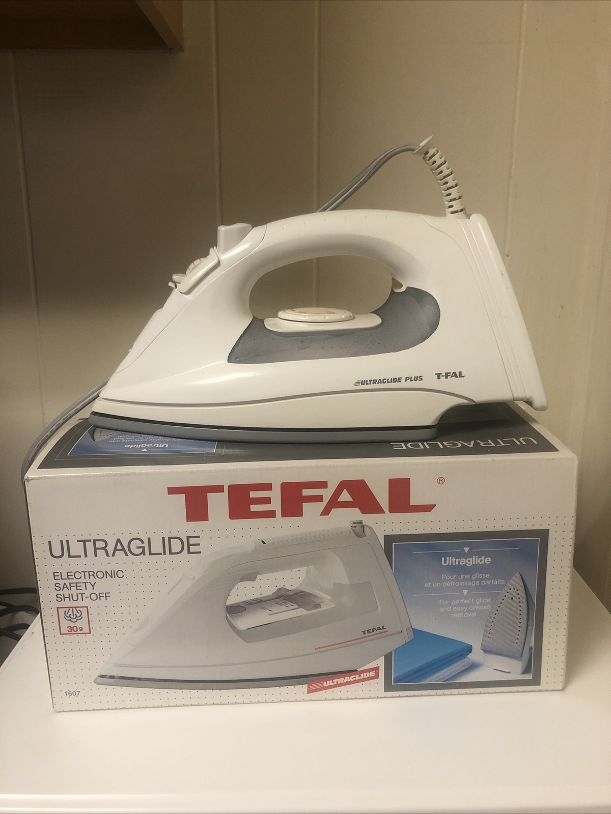 T-fal Ultraglide Automatic Steam Iron 1400 watts model #1651