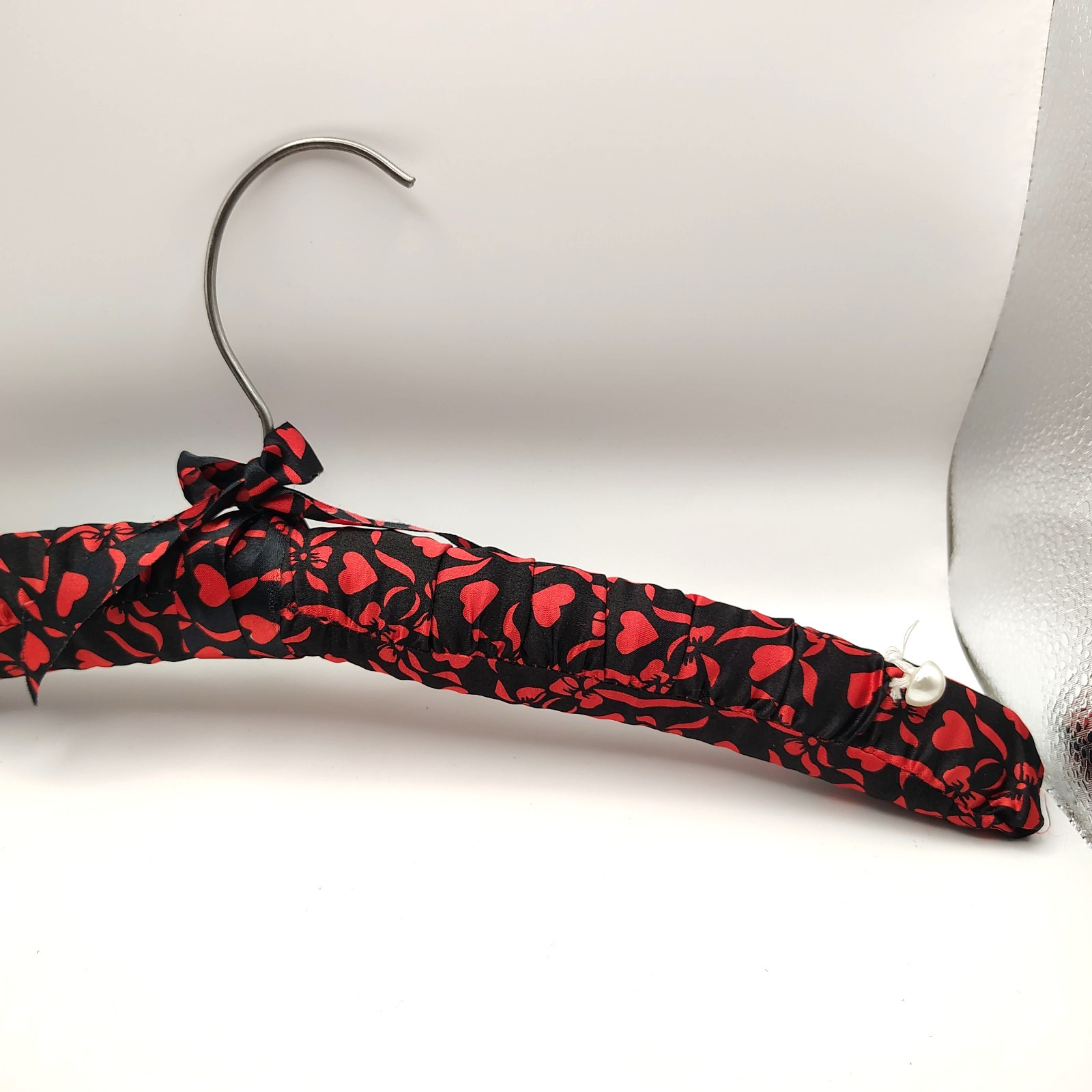 Fancy Dress Hanger Padded Silk Hearts Red And Black With Bow