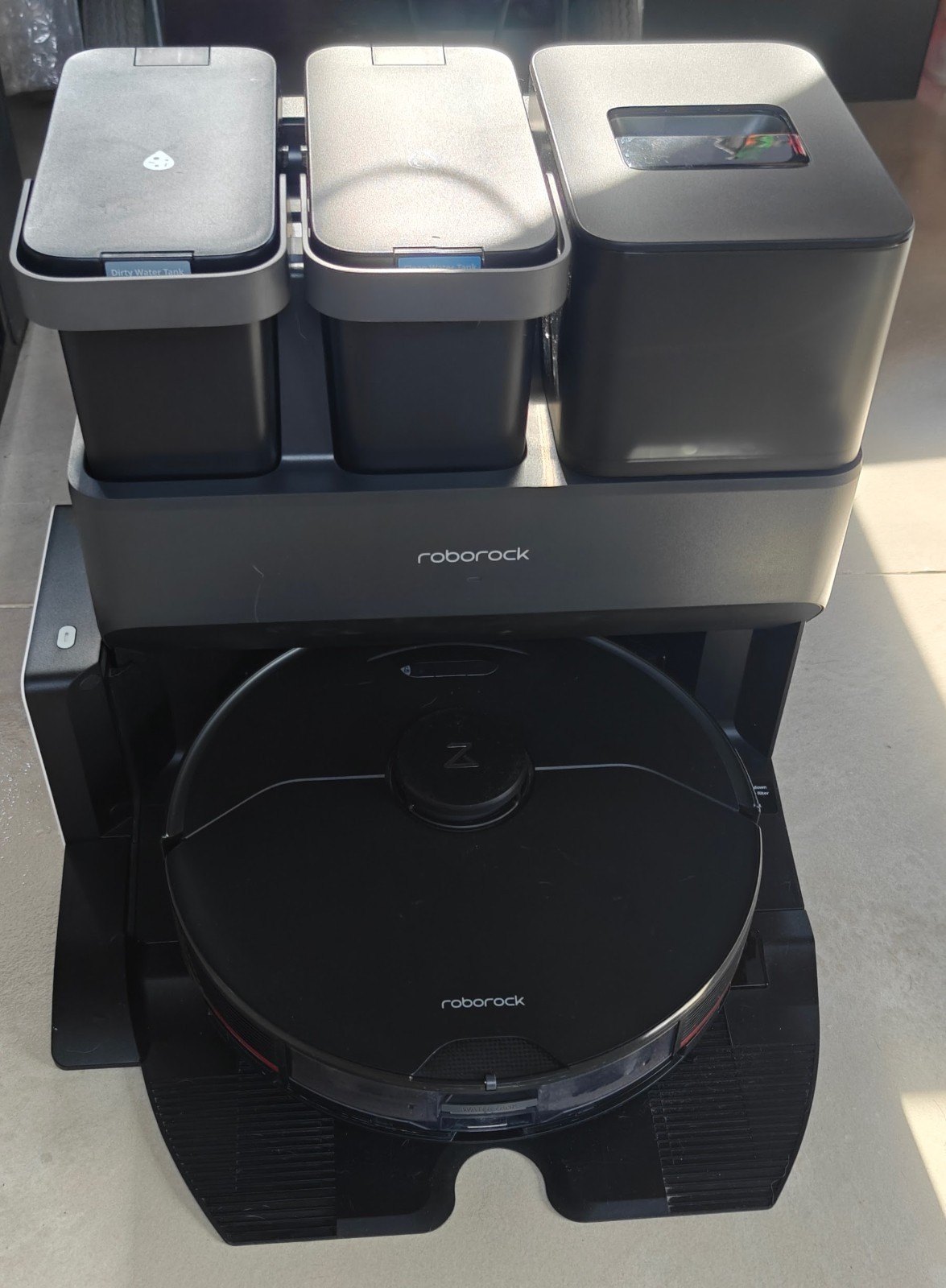 Roborock S7 MaxV Ultra Robot Vacuum and Mop, Dock, Heater, Accessories – Black