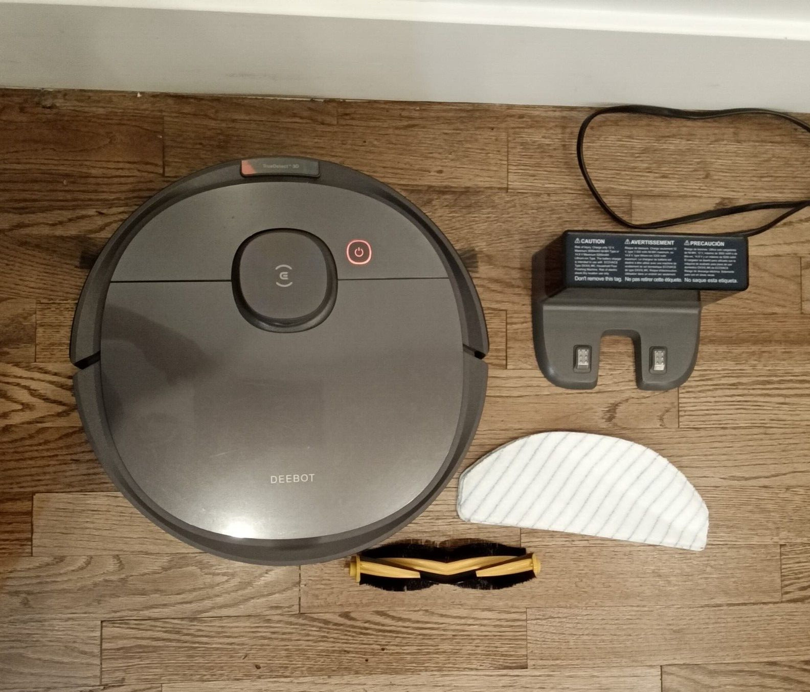 ECOVACS DEEBOT OZMO T8 Robot Vacuum & Mop Cleaner – 180min Runtime