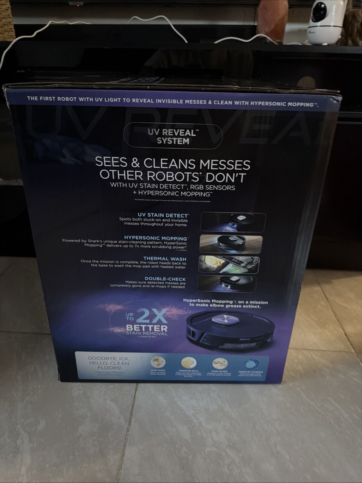 Shark PowerDetect UV Reveal – Robot vacuum cleaner and mop 2 in 1, black, RV3020
