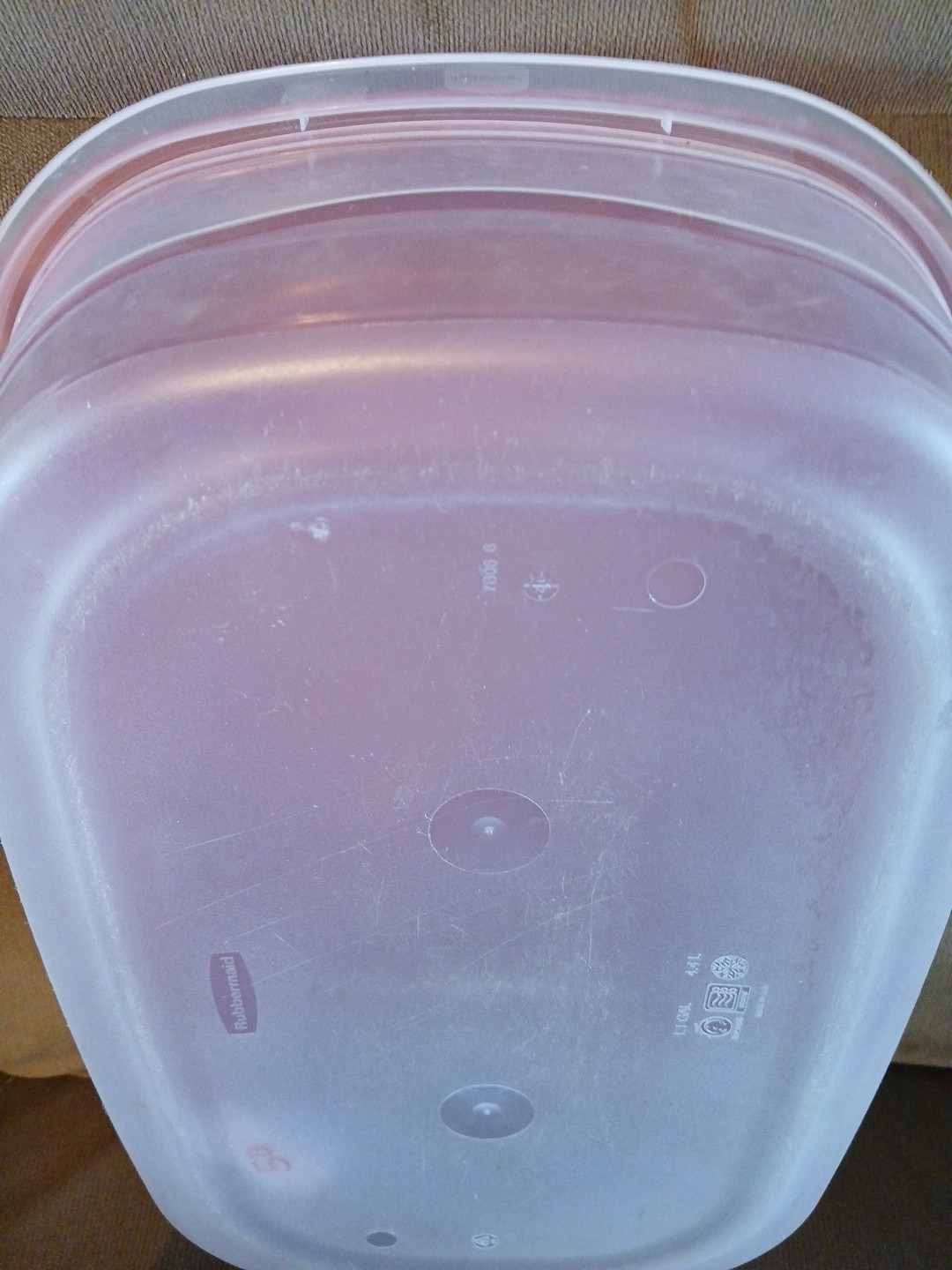 Large Rubbermaid 1.1 Gallon Storage Container With Red Lid 13″x8 3″ Deep