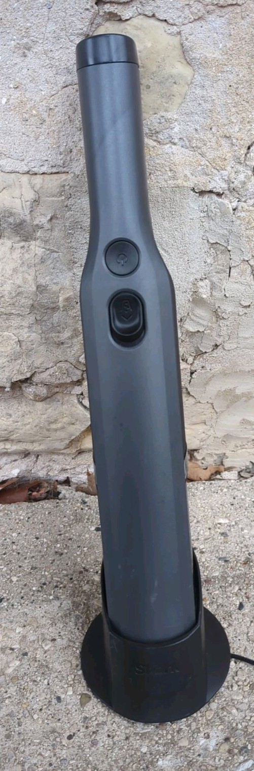 EUC Shark WANDVAC Cordless Hand Vacuum WV201 Lightweight Black Rechargeable