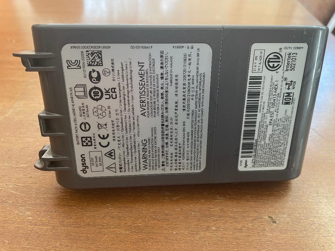 For Parts Not Working . Genuine Dyson Battery for V8 SV25 Li-ion 2415 mAh 405814