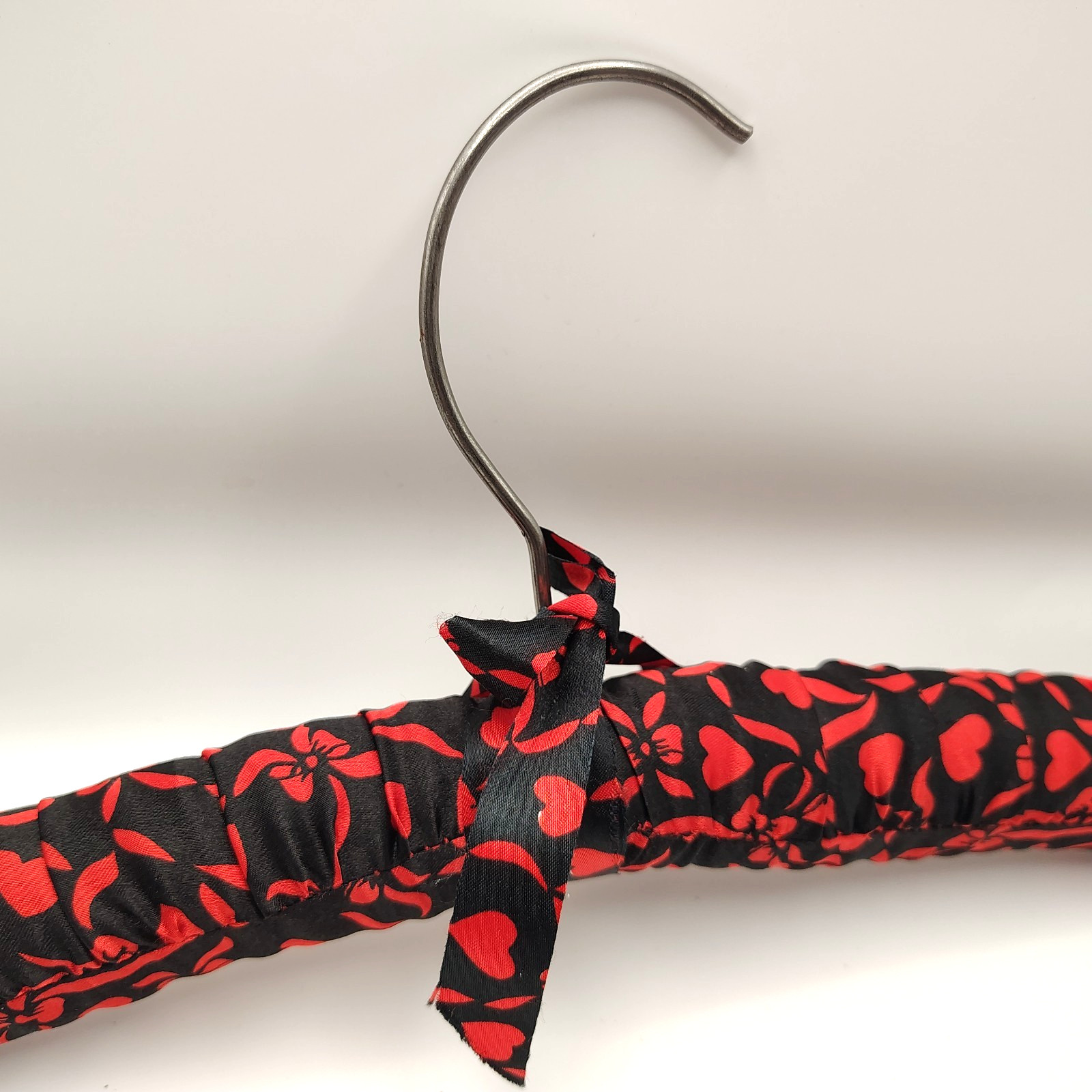 Fancy Dress Hanger Padded Silk Hearts Red And Black With Bow
