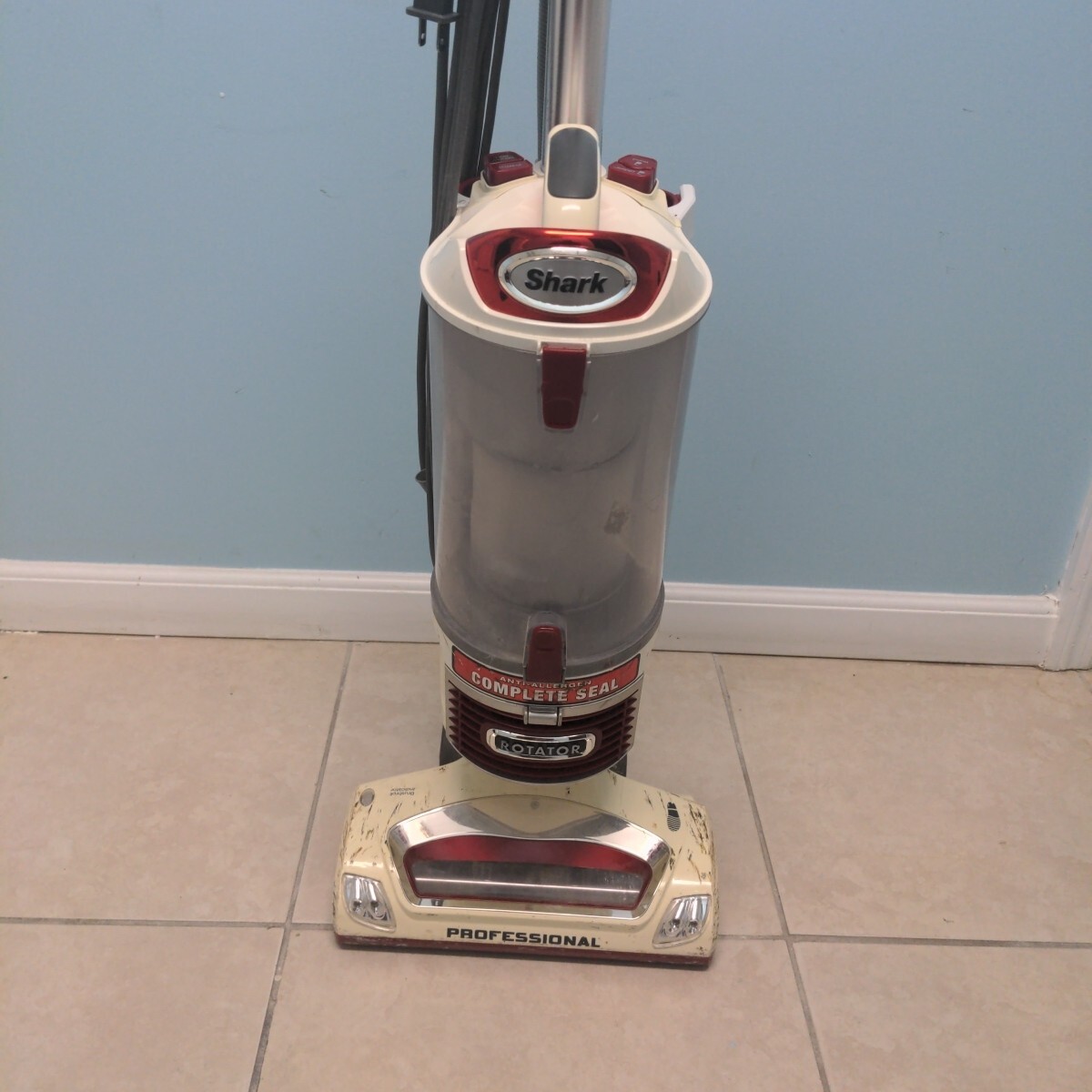 Shark NV501 Rotator Professional Upright Vacuum