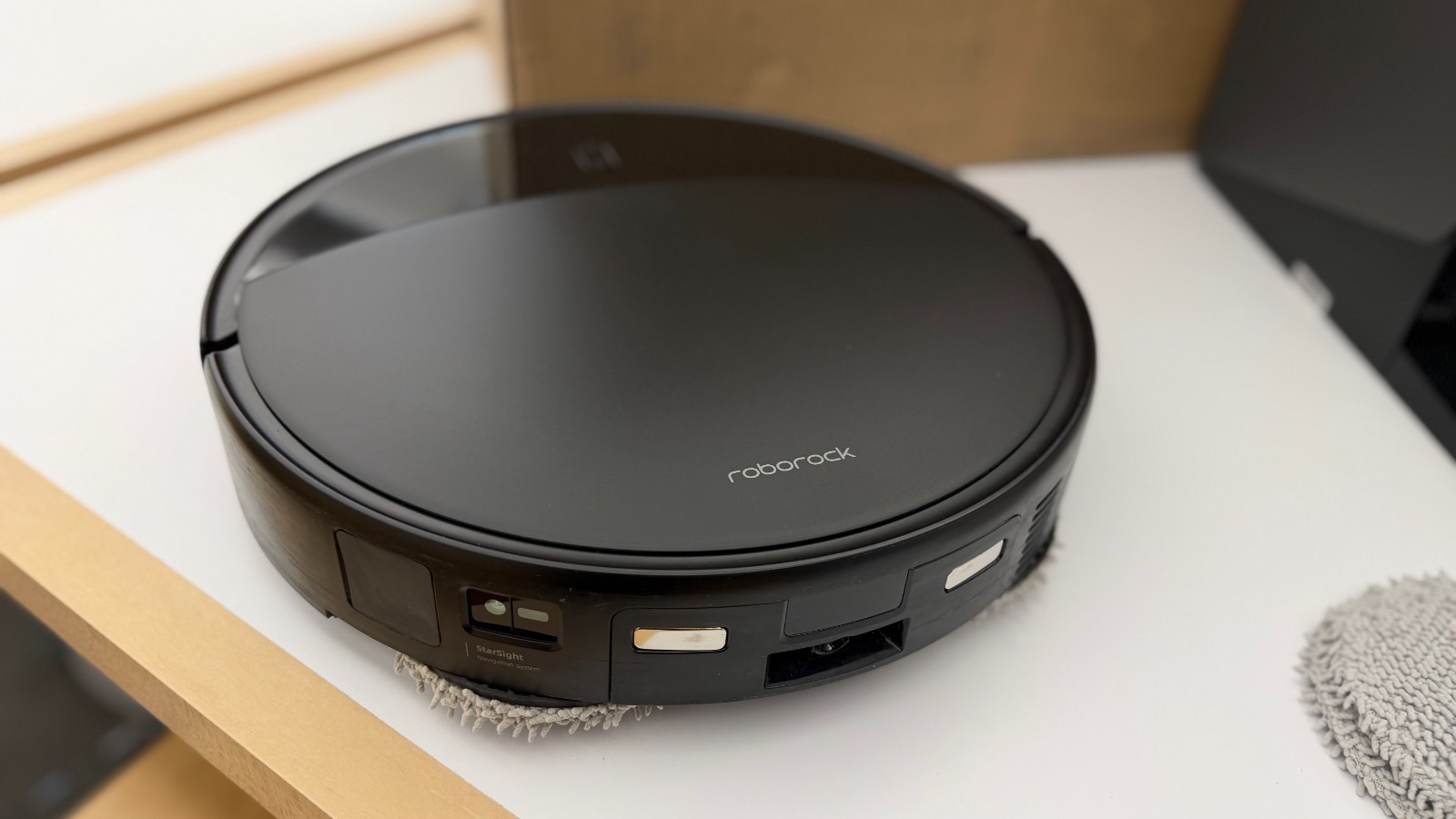Roborock Saros 10R Robot Vacuum & Mop,22000Pa,Heated Cleaning