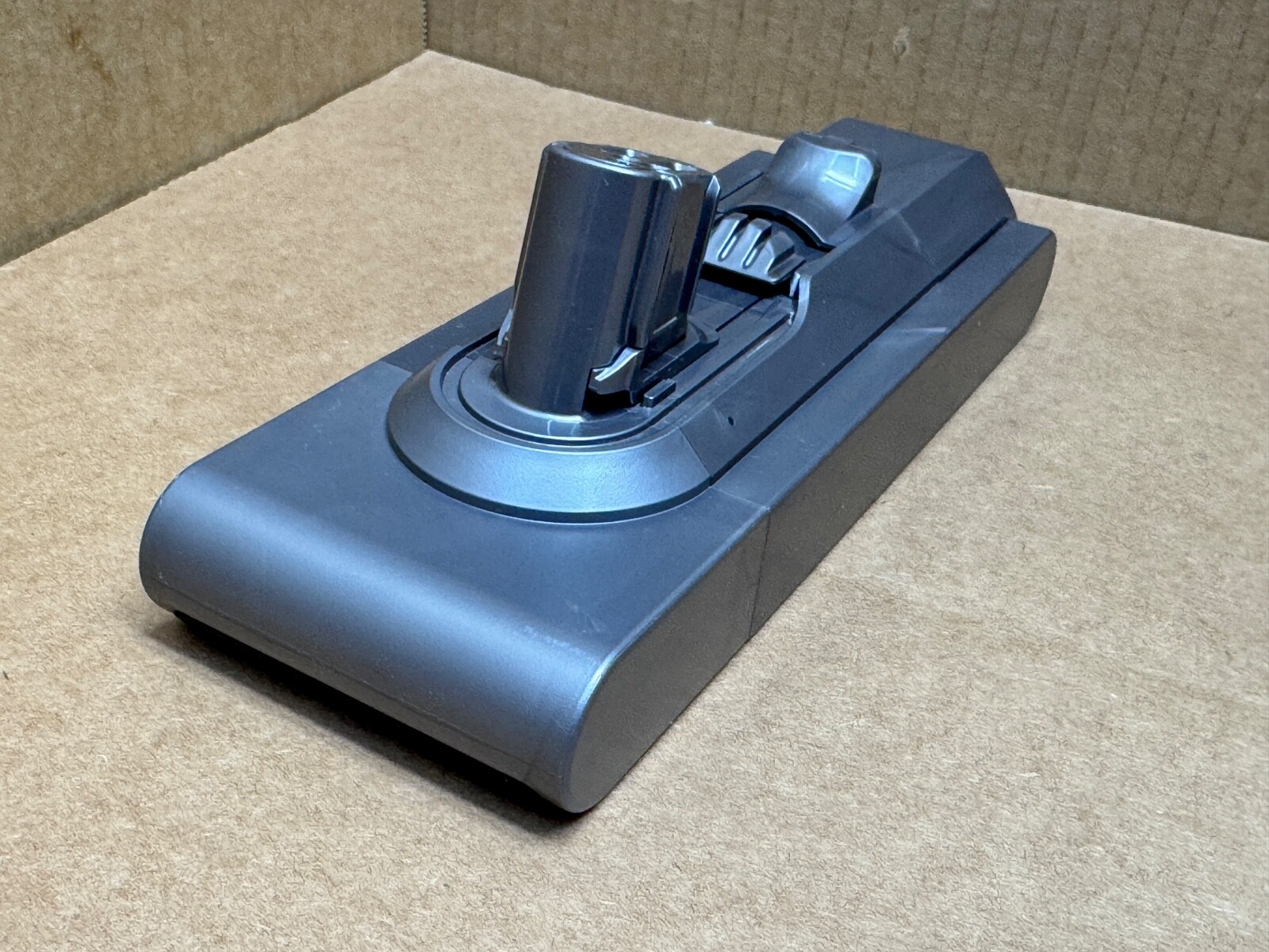 DYSON GENUINE GEN5OUTSIZE SV23 SV24 507147-07 972382-03 CLICK-IN BATTERY – GRAY