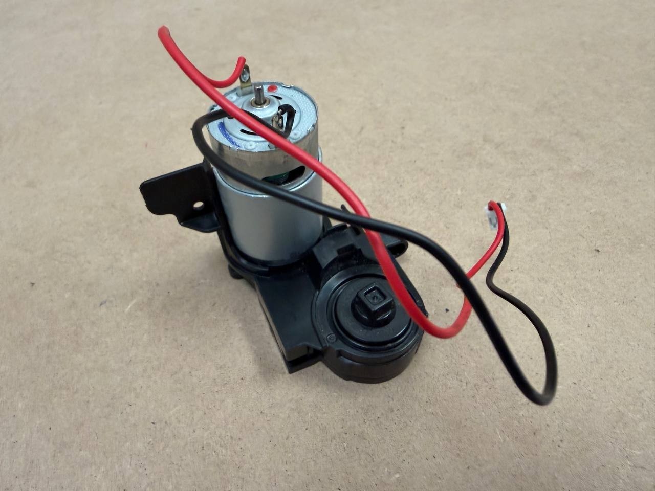 Shark Matrix Robot Vacuum Main Roller Brush Motor RV2320EGUS Replacement Part