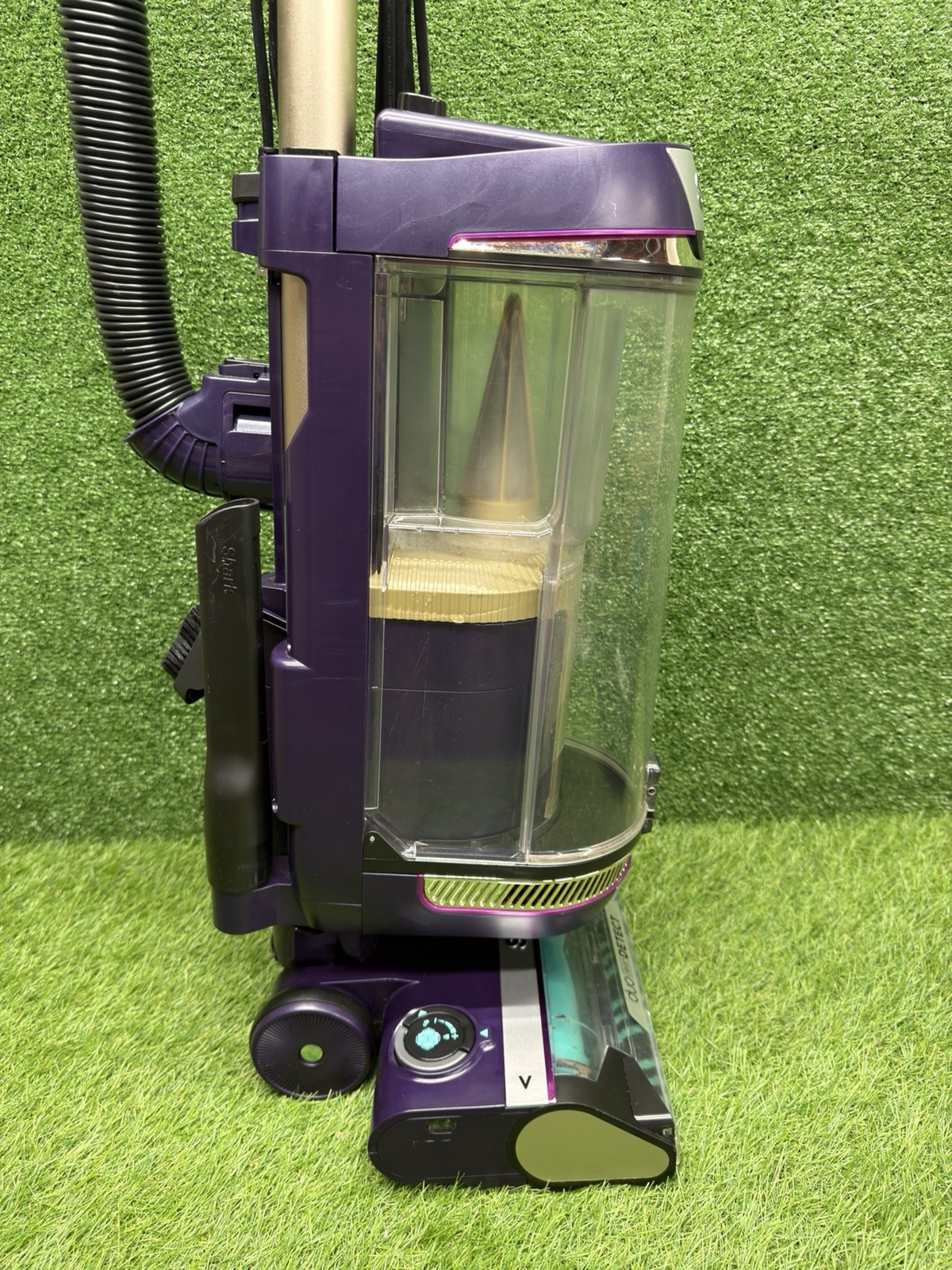 Shark PowerDetect DuoClean Upright Vacuum Cleaner AZ4000C w/ Attachments Bundle