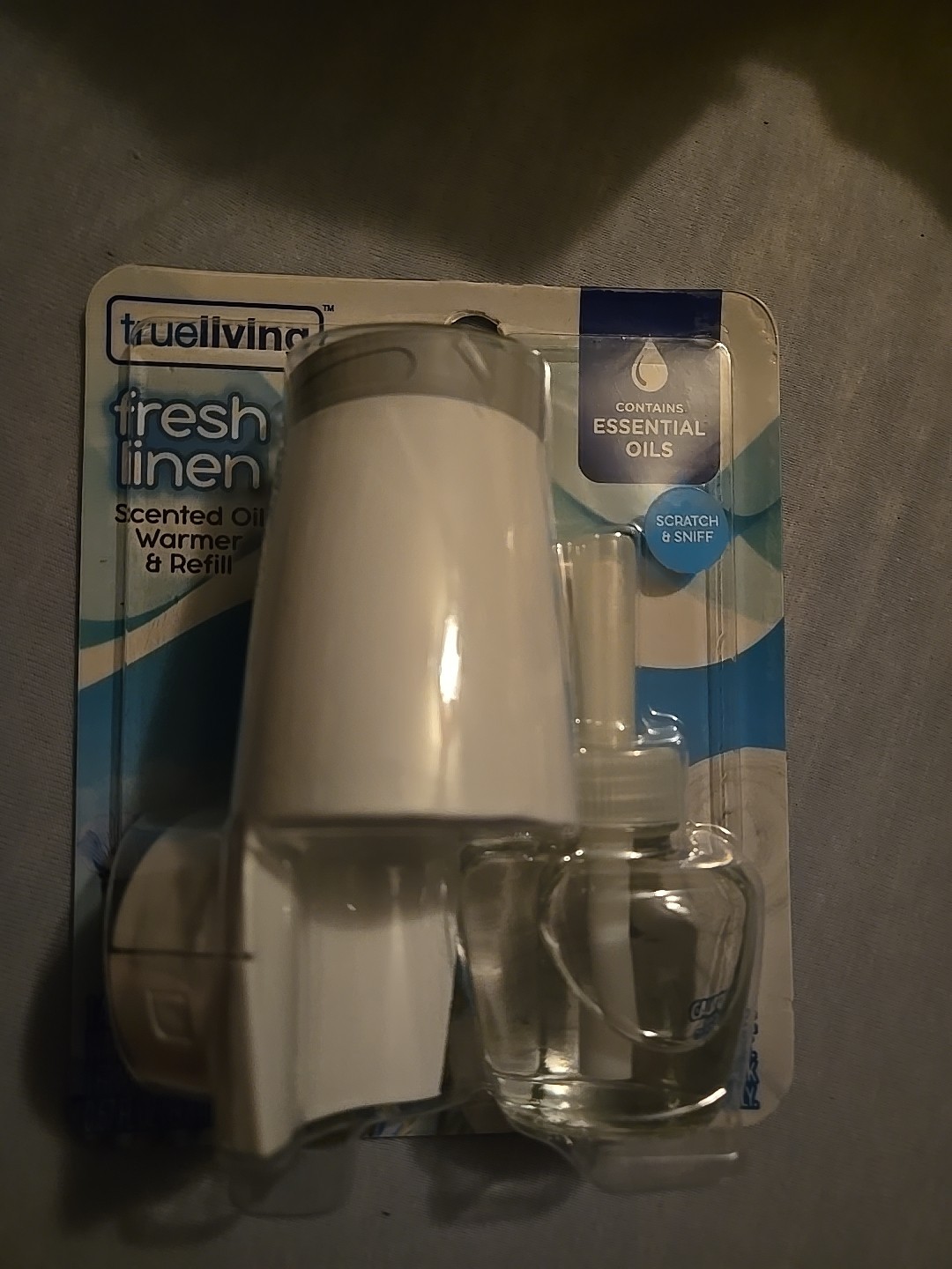 True Living Fresh Linen Scented Essential Oil Warmer & Refill G0122, New In Pack