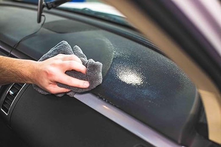 500ml Anti-Static Plastic Cleaner with UV Protection for Automotive Interiors