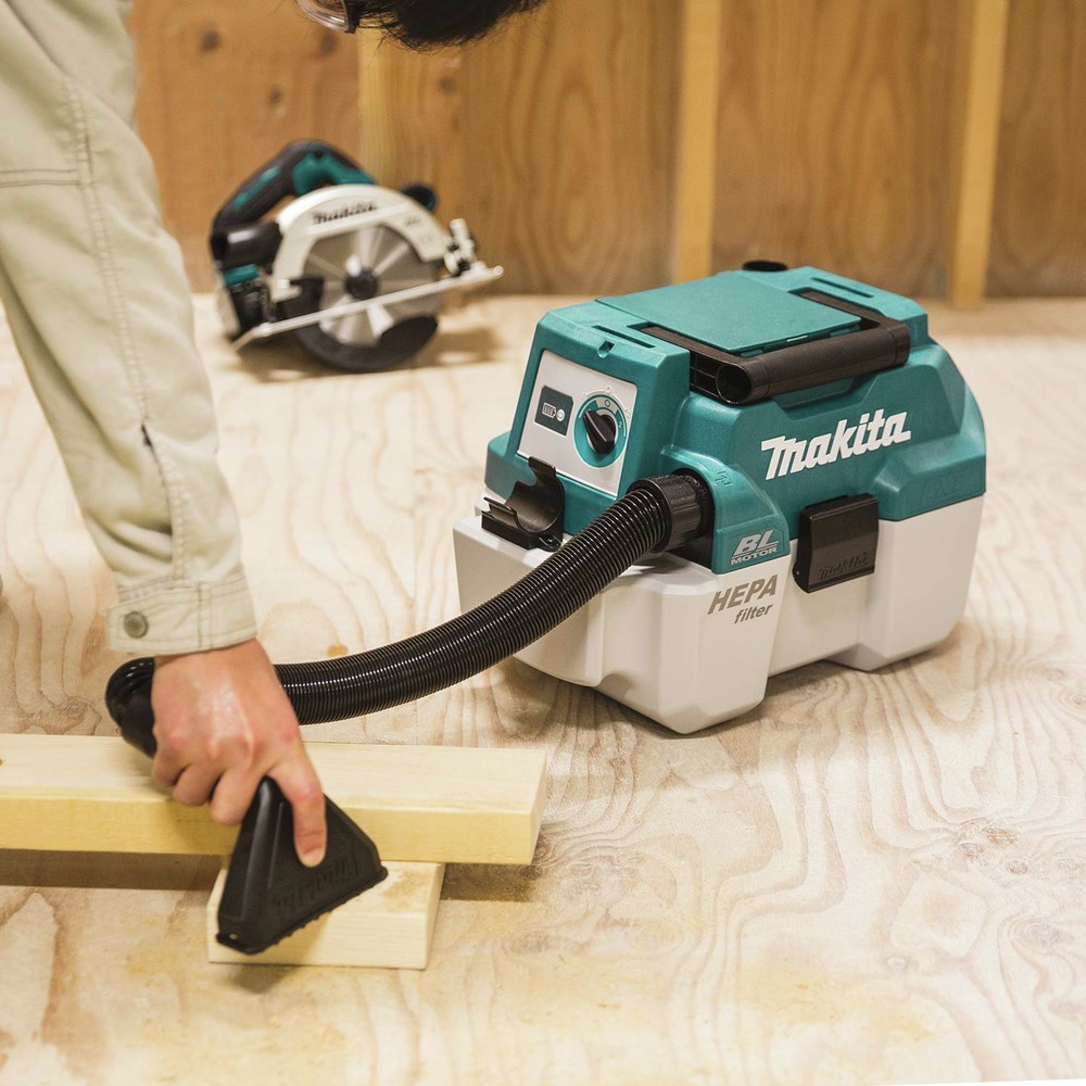 Makita XCV11Z 18V LXT Li-Ion HEPA Dust Extractor/Vacuum (Tool Only) New