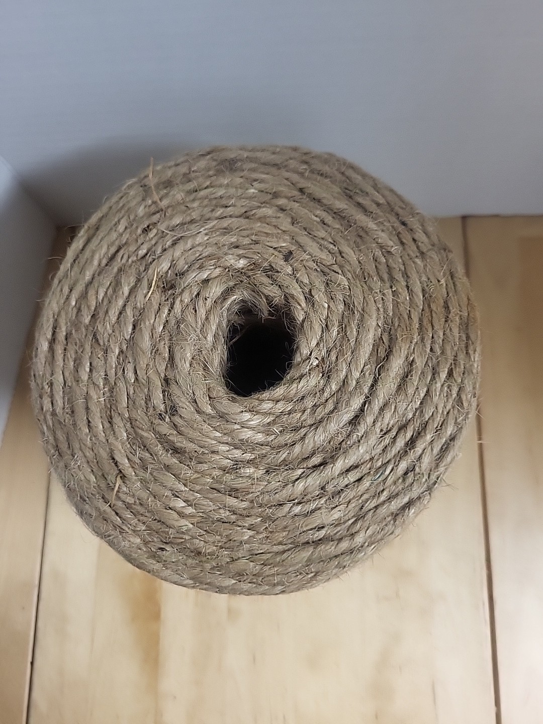 3-Ply Natural Jute Twine 4lb Ball 2000 Feet BRAND NEW TIGHT ROLL