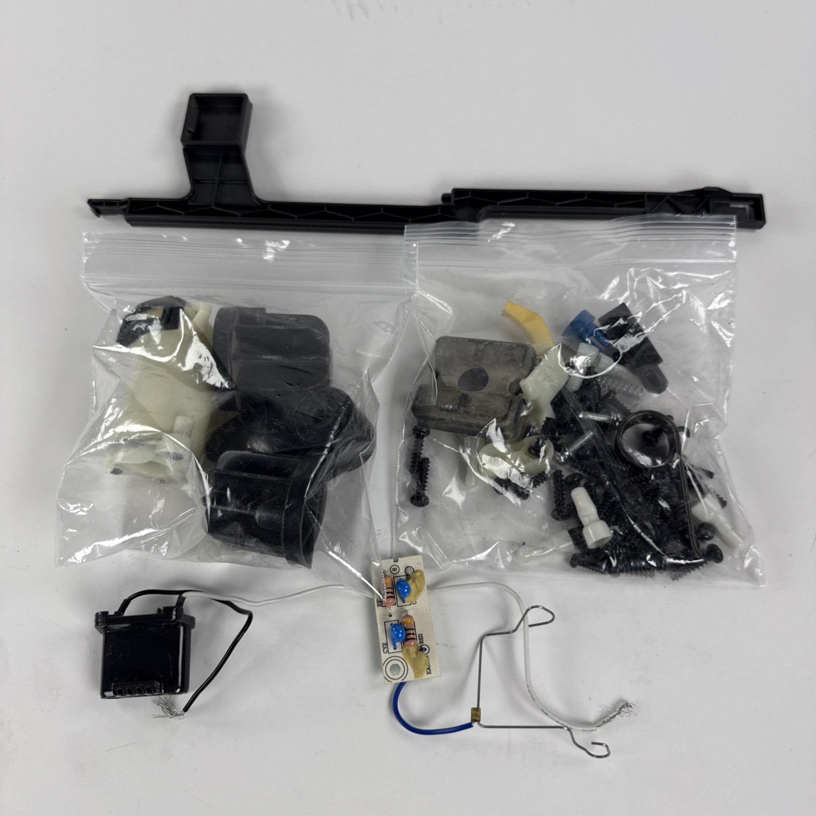 Shark Rotator NV682 Vacuum Screws, Miscellaneous Spare Parts Lot Of 50+