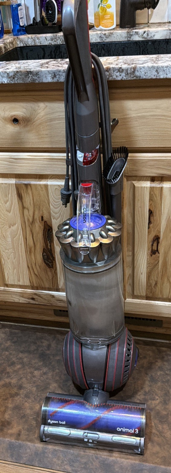 Dyson Animal 3 Purple Ball Upright Vacuum Cleaner w/Wand Tool.Good Working Cond.