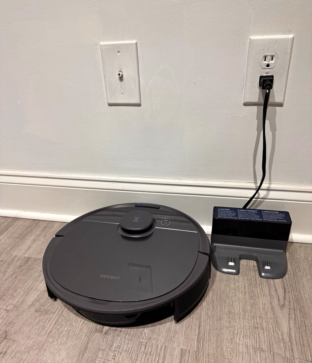 DEEBOT Ozmo T8 Robotic Vacuum Cleaner Bagless Cordless w/ Charging Dock, Black
