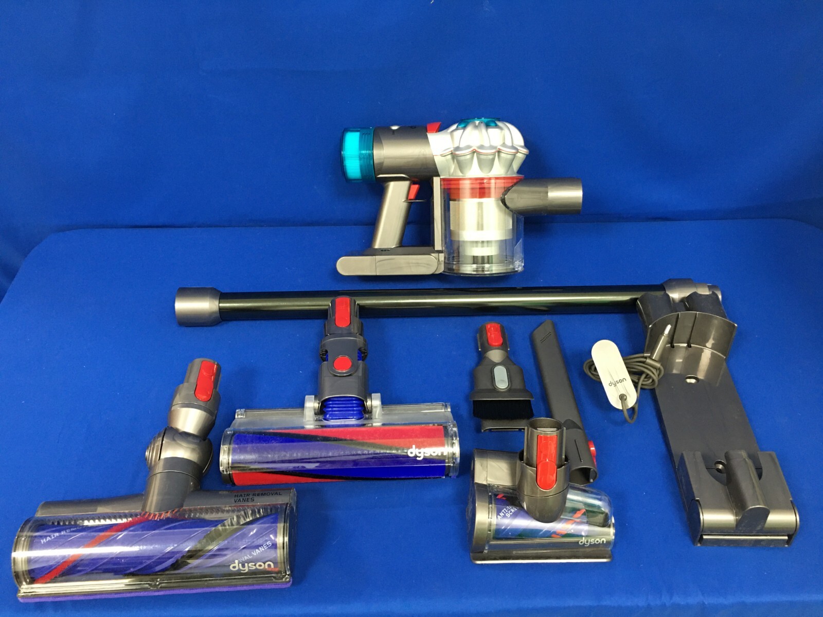 Dyson V8 Absolute Cordless Stick Vacuum Cleaner (SV25) – Silver/Nickel