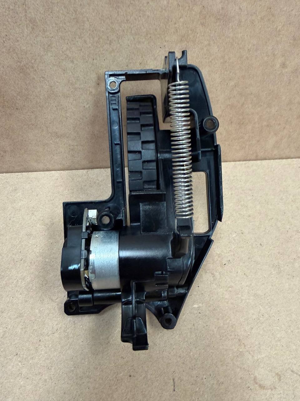 OEM Shark Robot Left Drive Wheel for RV2520AZUS AV2610WA RV2610WACA RV2600WA