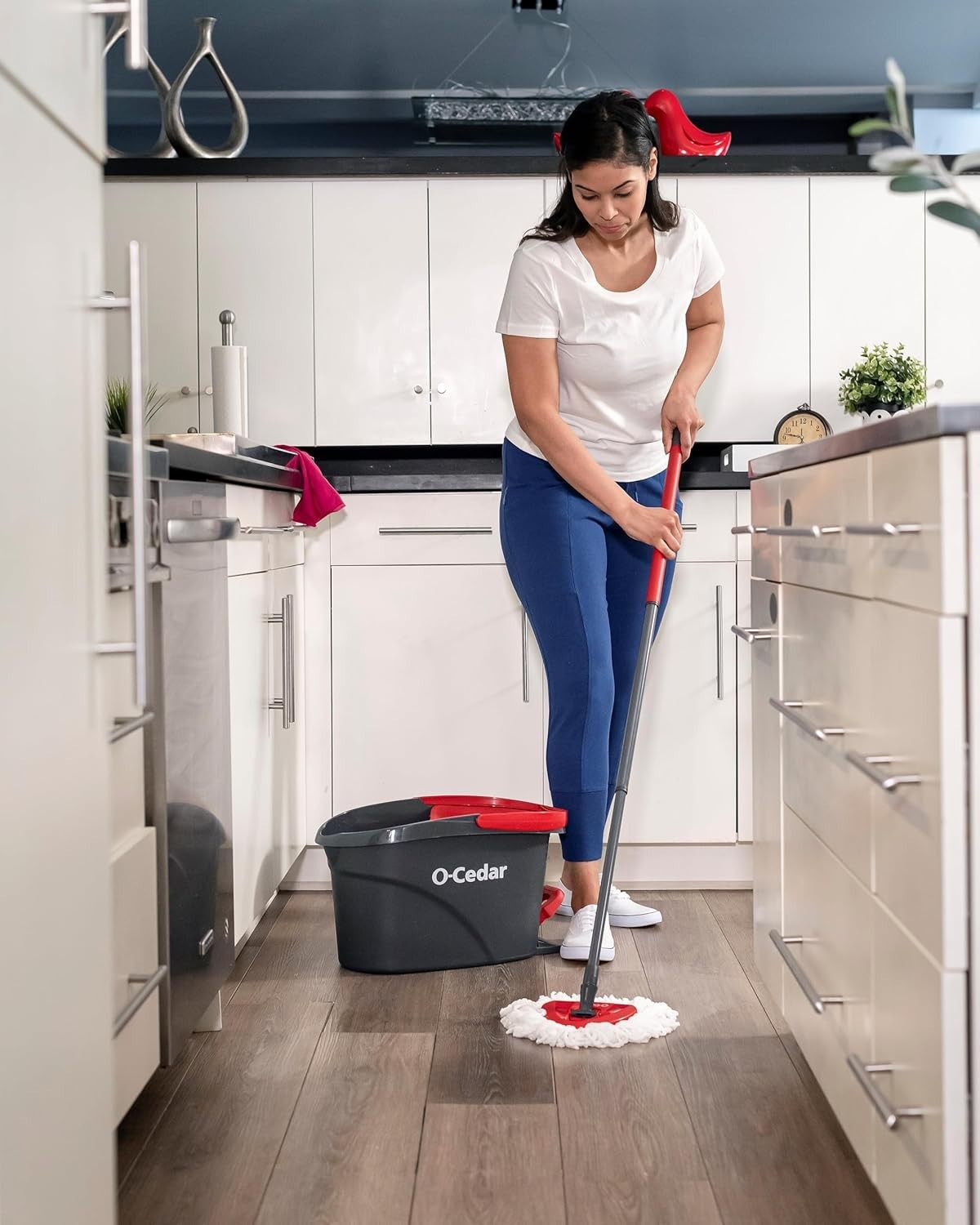 EasyWring Microfiber Spin Mop & Bucket Floor Cleaning System + 2 Extra Refill…