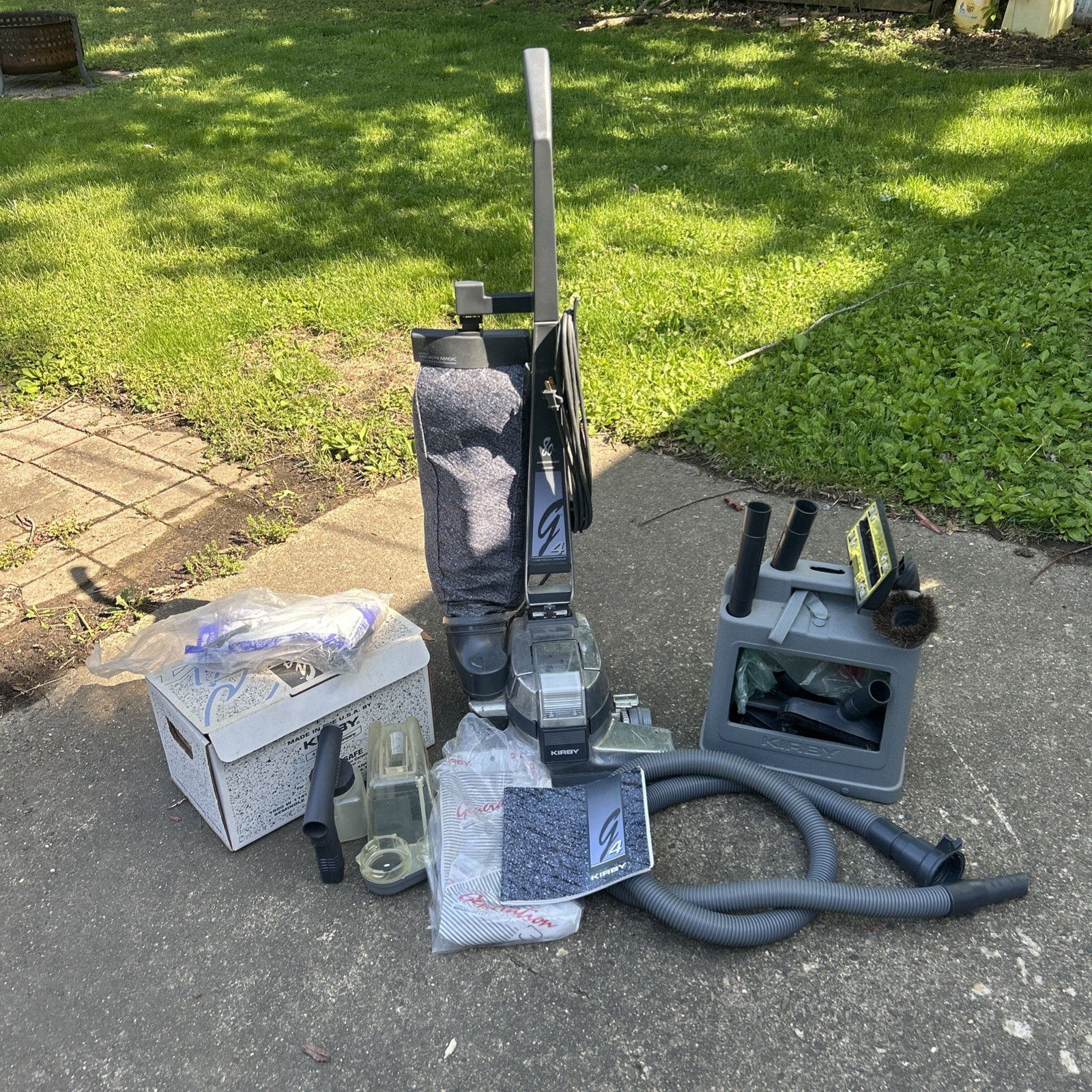 Kirby G4 Ultimate 80th Anniversary Vacuum Cleaner w/attachments Read