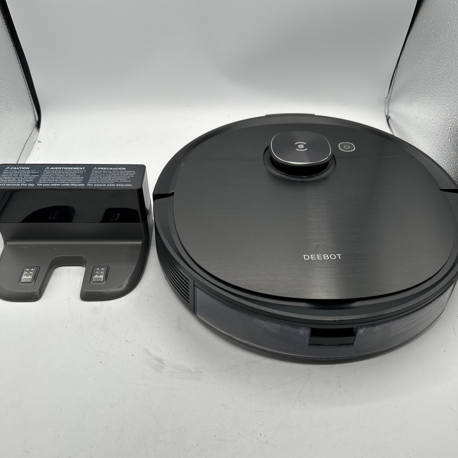 ECOVACS Deebot Ozmo T8 Mop & Vacuum Robot Cleaner Vacuum And Charger