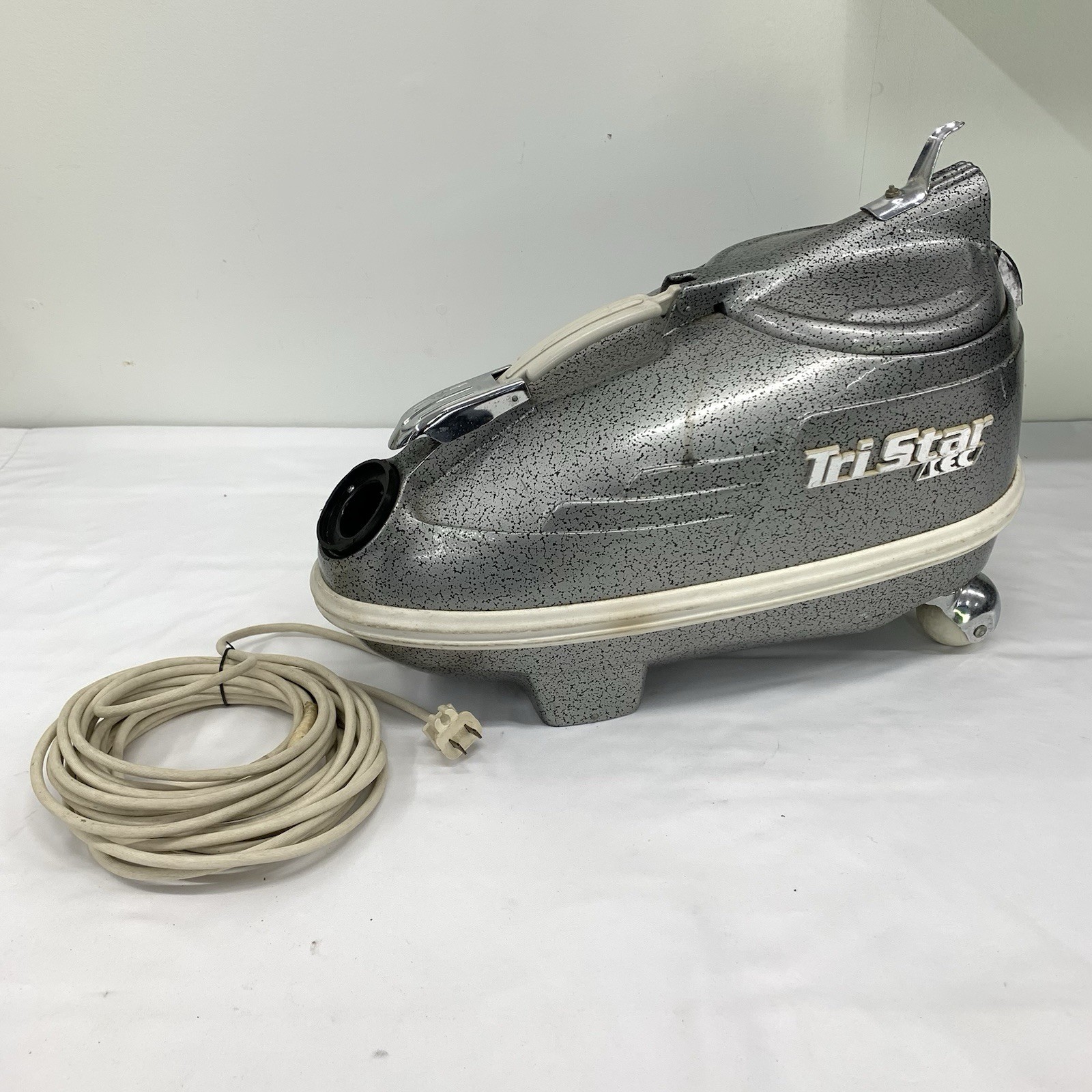 TRISTAR CXL Canister Vacuum Motor Body Unit Only – Tested/Working BROKEN WHEEL