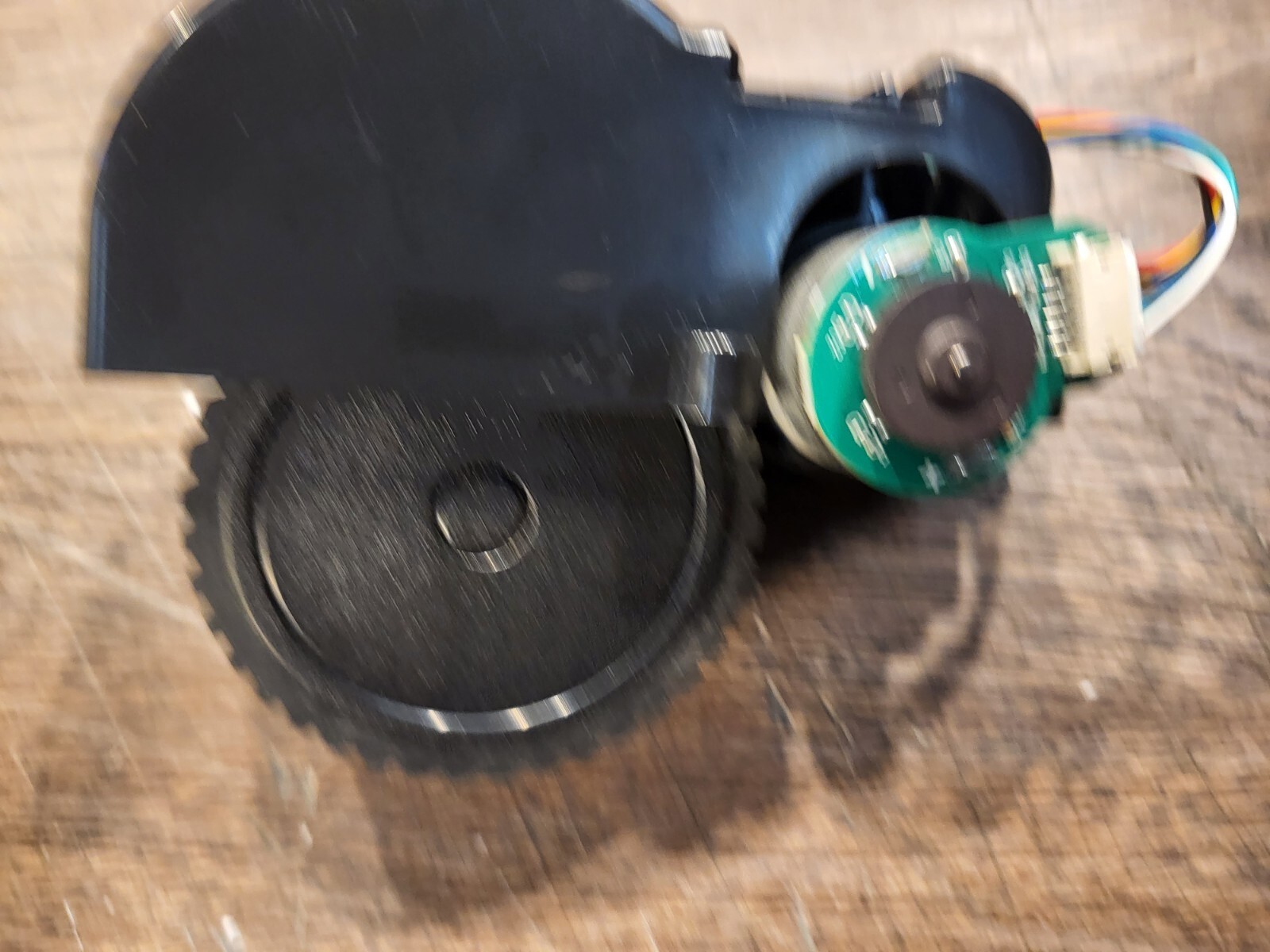 Tesvor X500 V300s Robotic Vacuum Cleaner – Left Wheel Motor