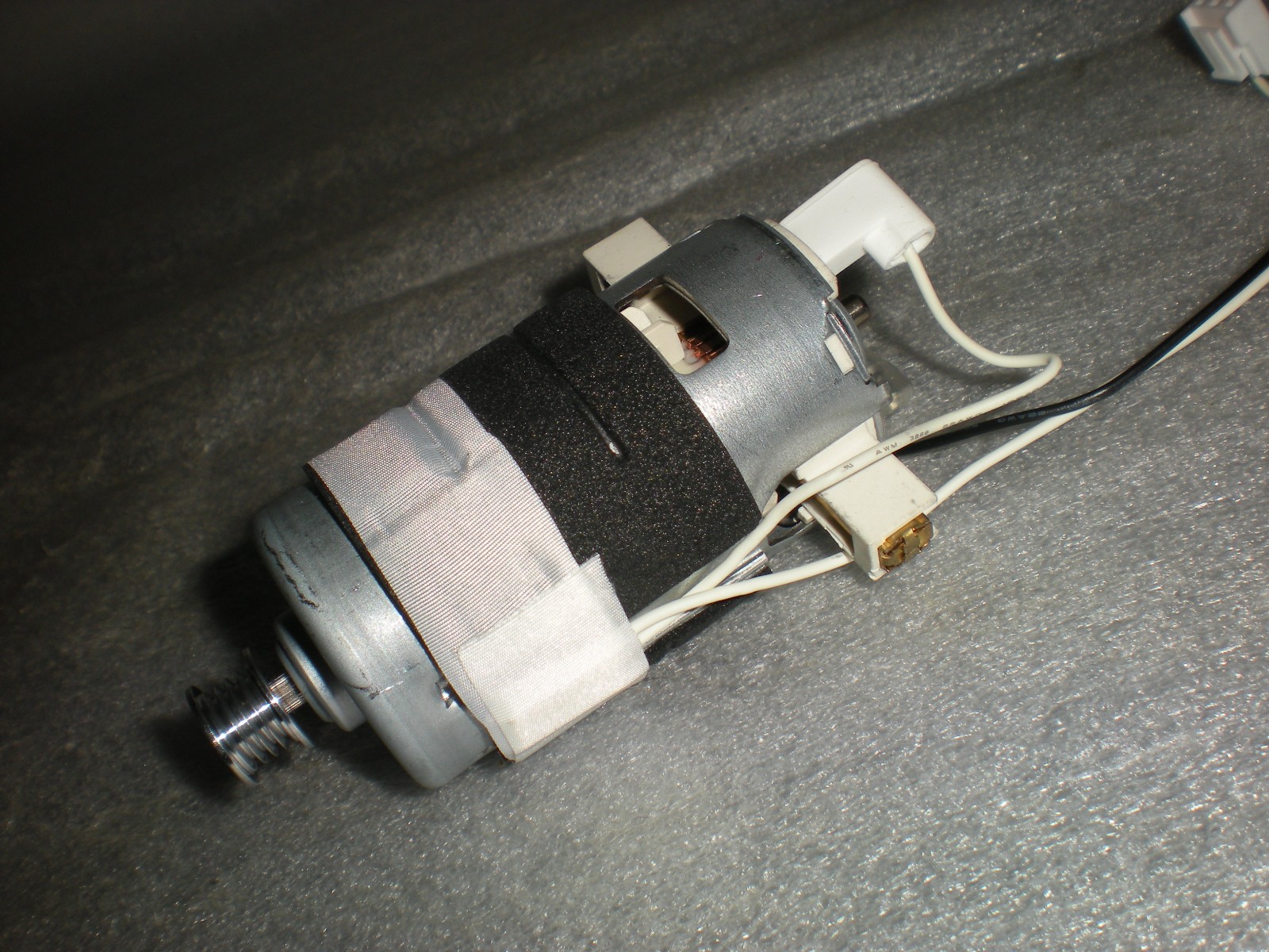 OEM Eureka NES520BL Flash Corded Stick Vacuum Power Head Roller Brush Motor Part