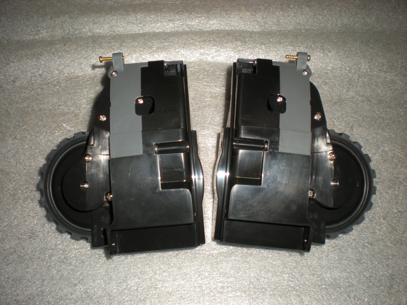 OEM iRobot Roomba e5 i3 i4 + i5 i6+i7 i7+ i8 J6 J7 J9 Set Of Right & Left Wheel