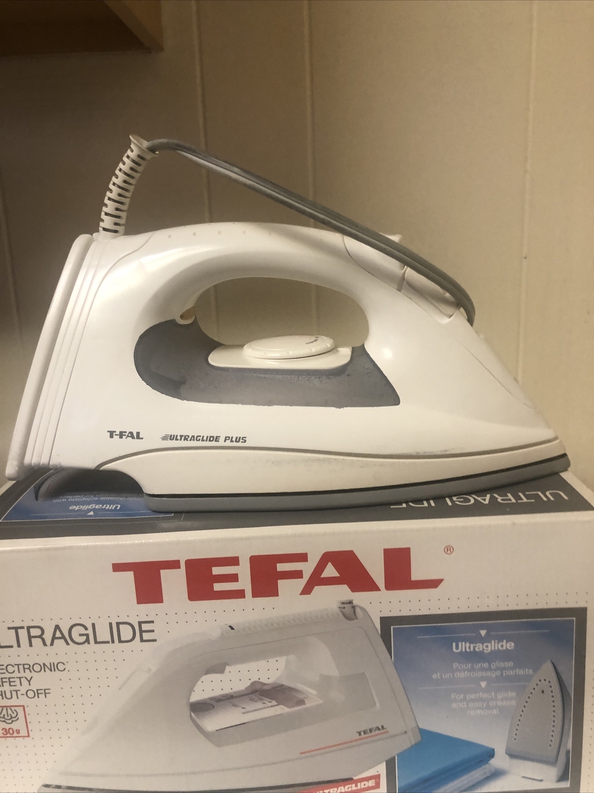 T-fal Ultraglide Automatic Steam Iron 1400 watts model #1651