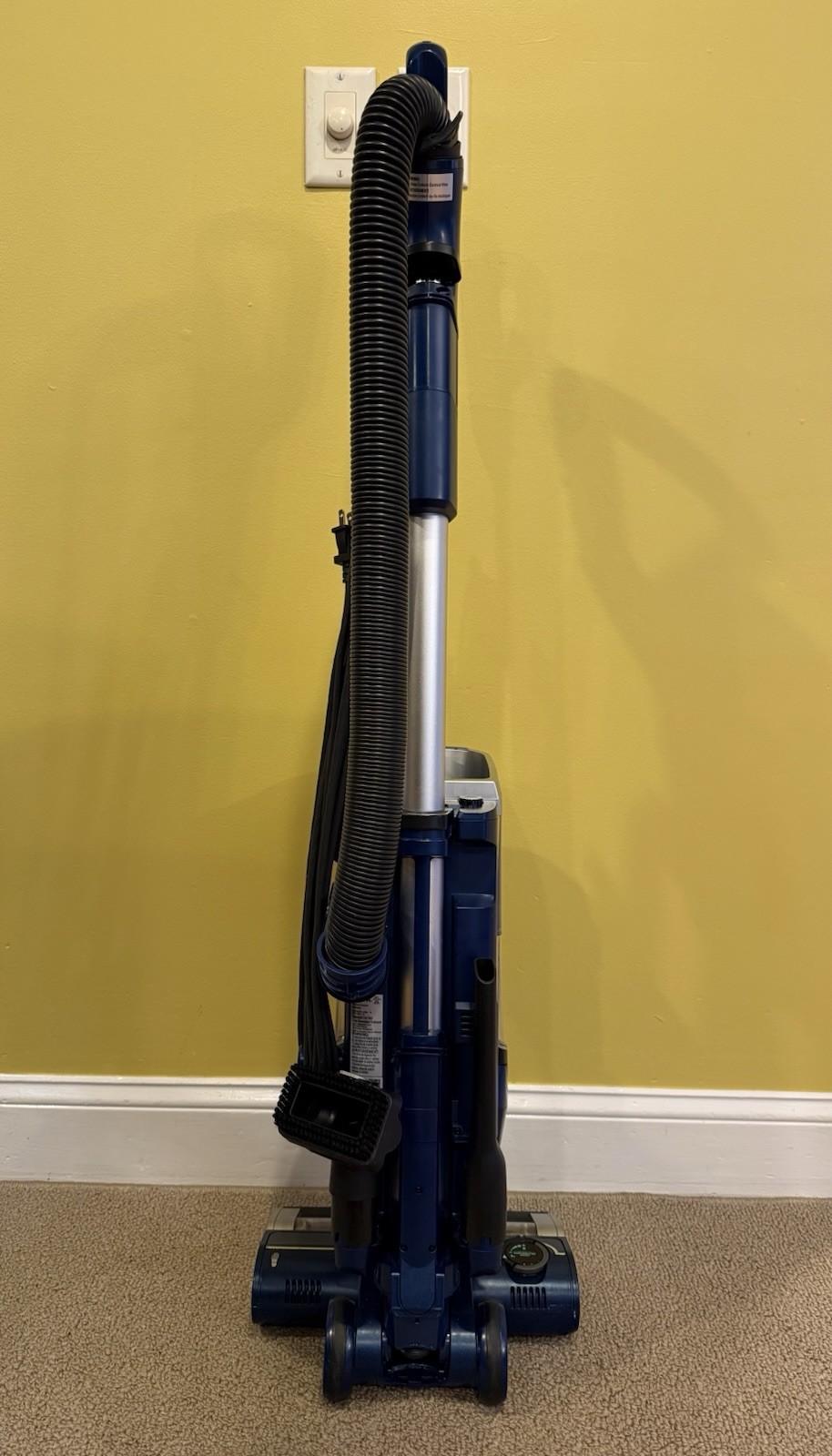 Shark Stratos Powered Lift Away DuoClean Powerfins HairPro Vacuum CleanerAZ3002