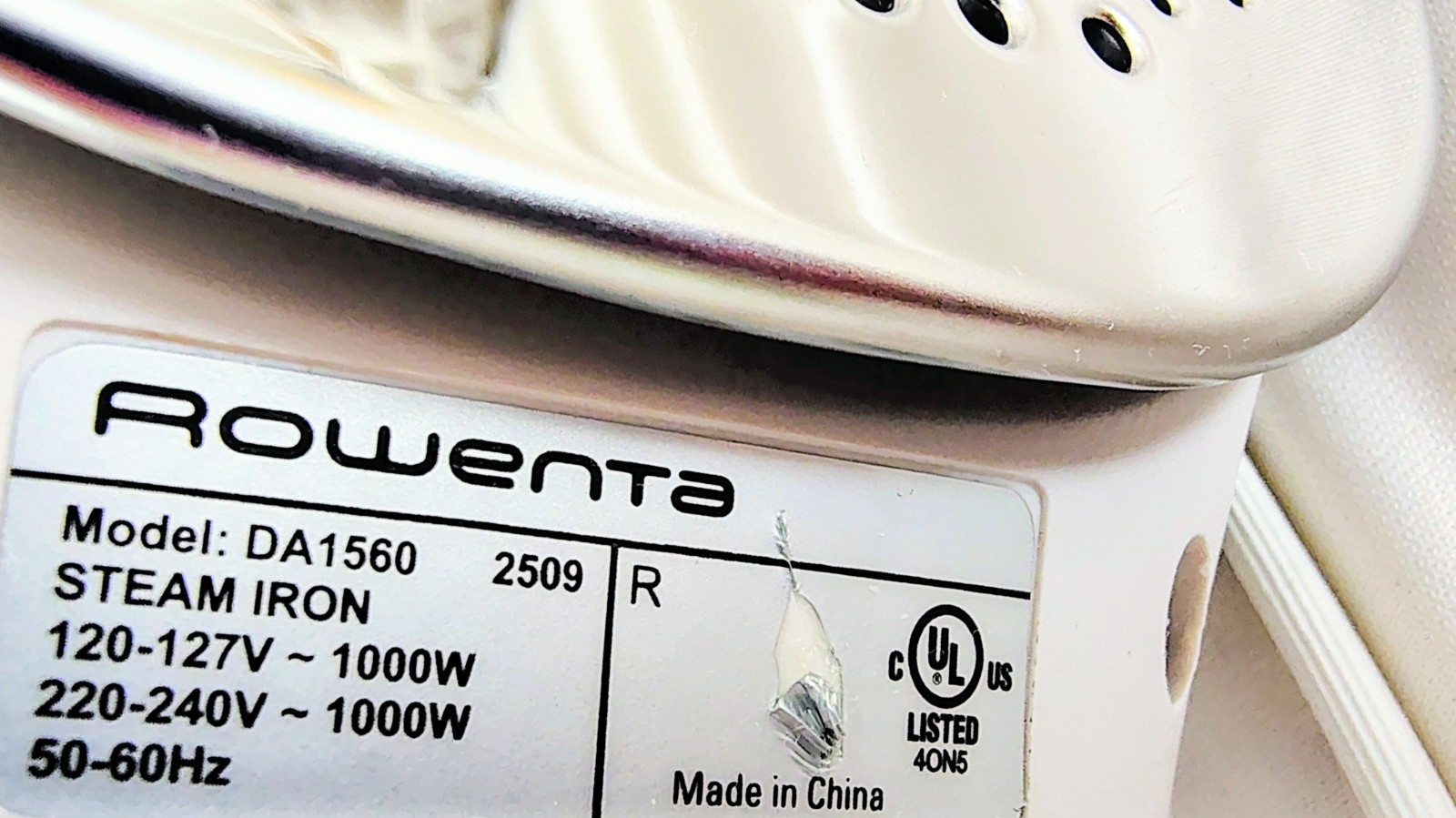 Rowenta First Class Compact Mini Travel Iron 120V-240V Dry-Steam W/ Travel Bag
