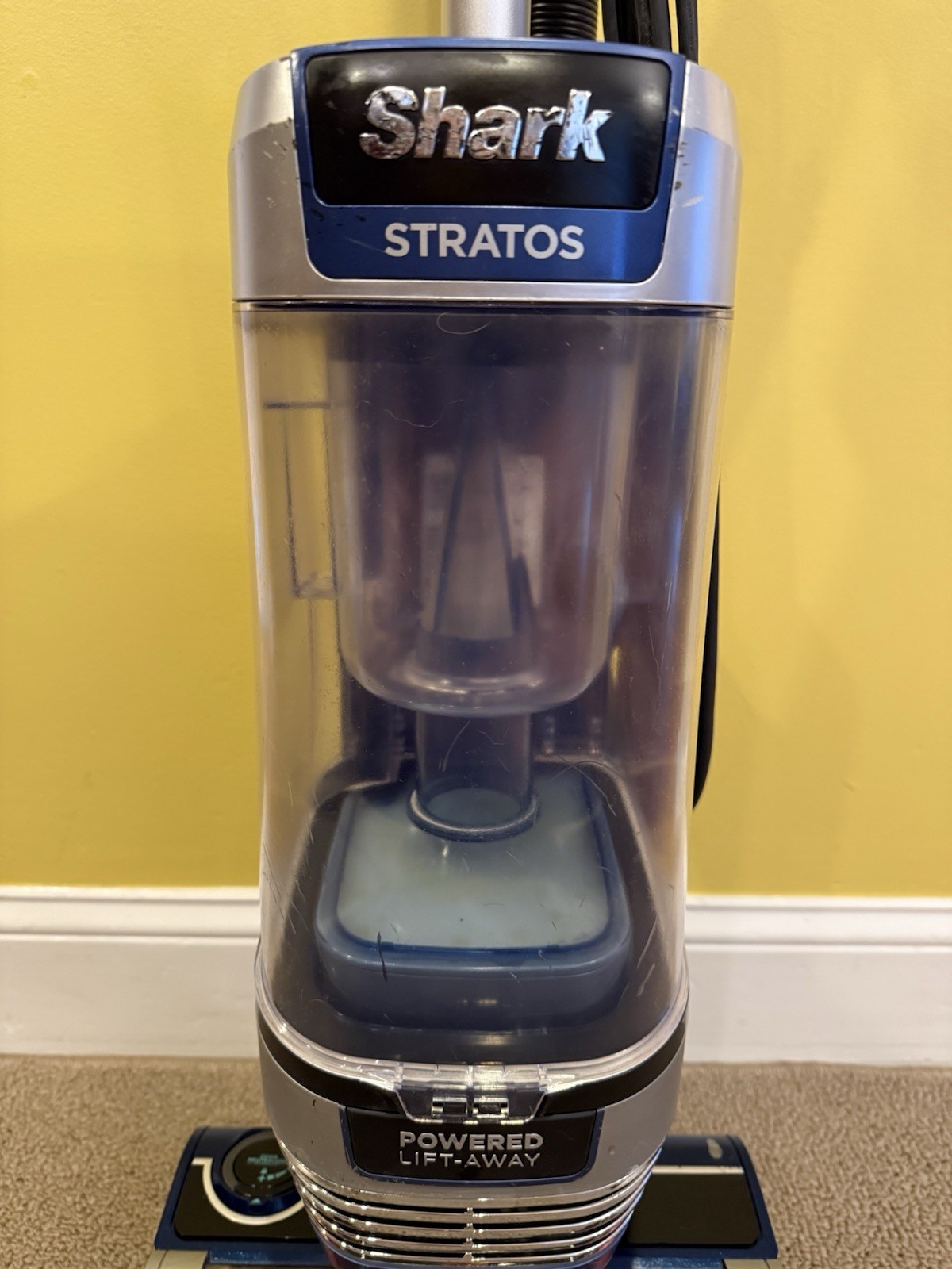 Shark Stratos Powered Lift Away DuoClean Powerfins HairPro Vacuum CleanerAZ3002